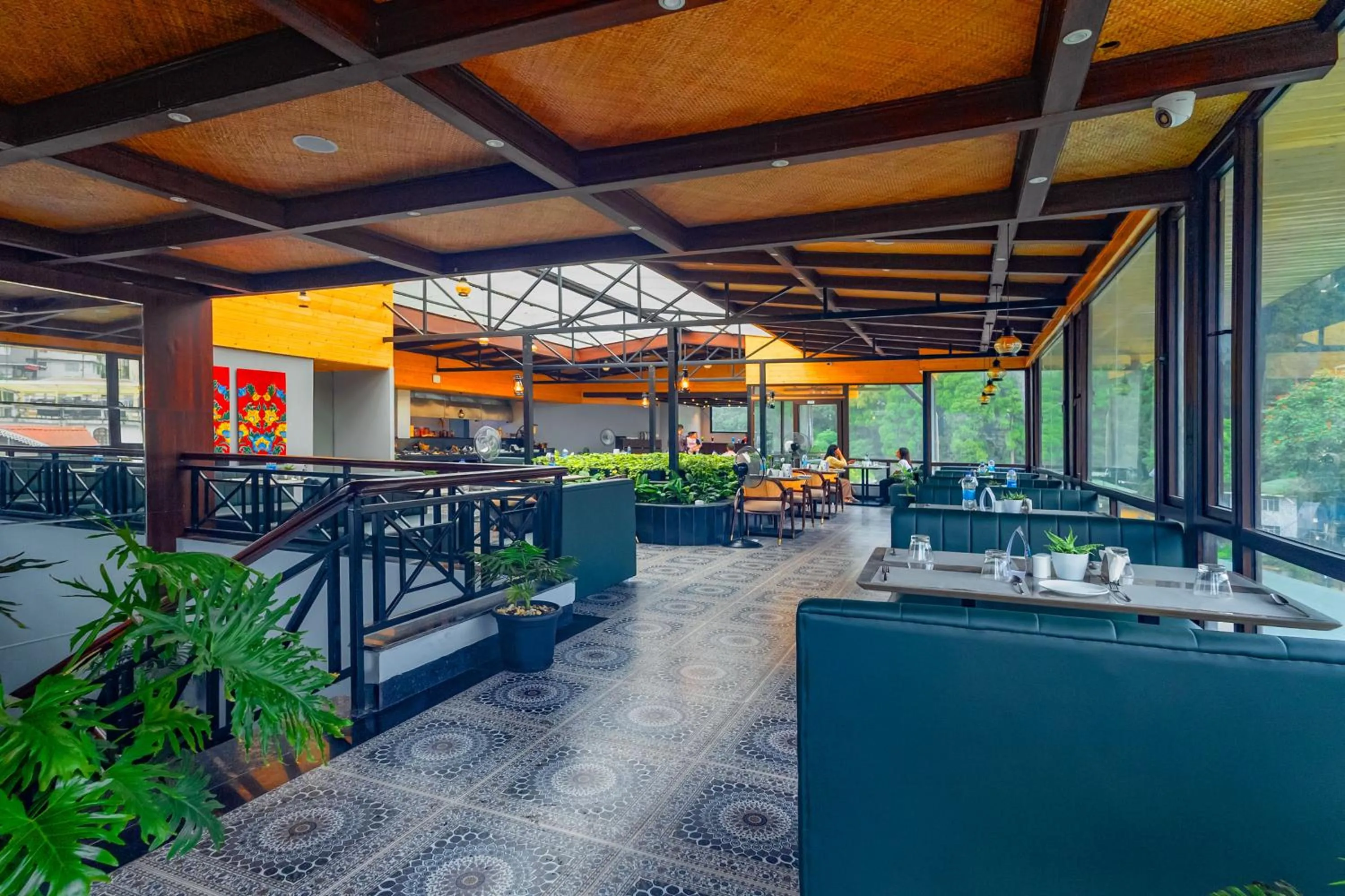Restaurant/places to eat in Sumitel JB Park