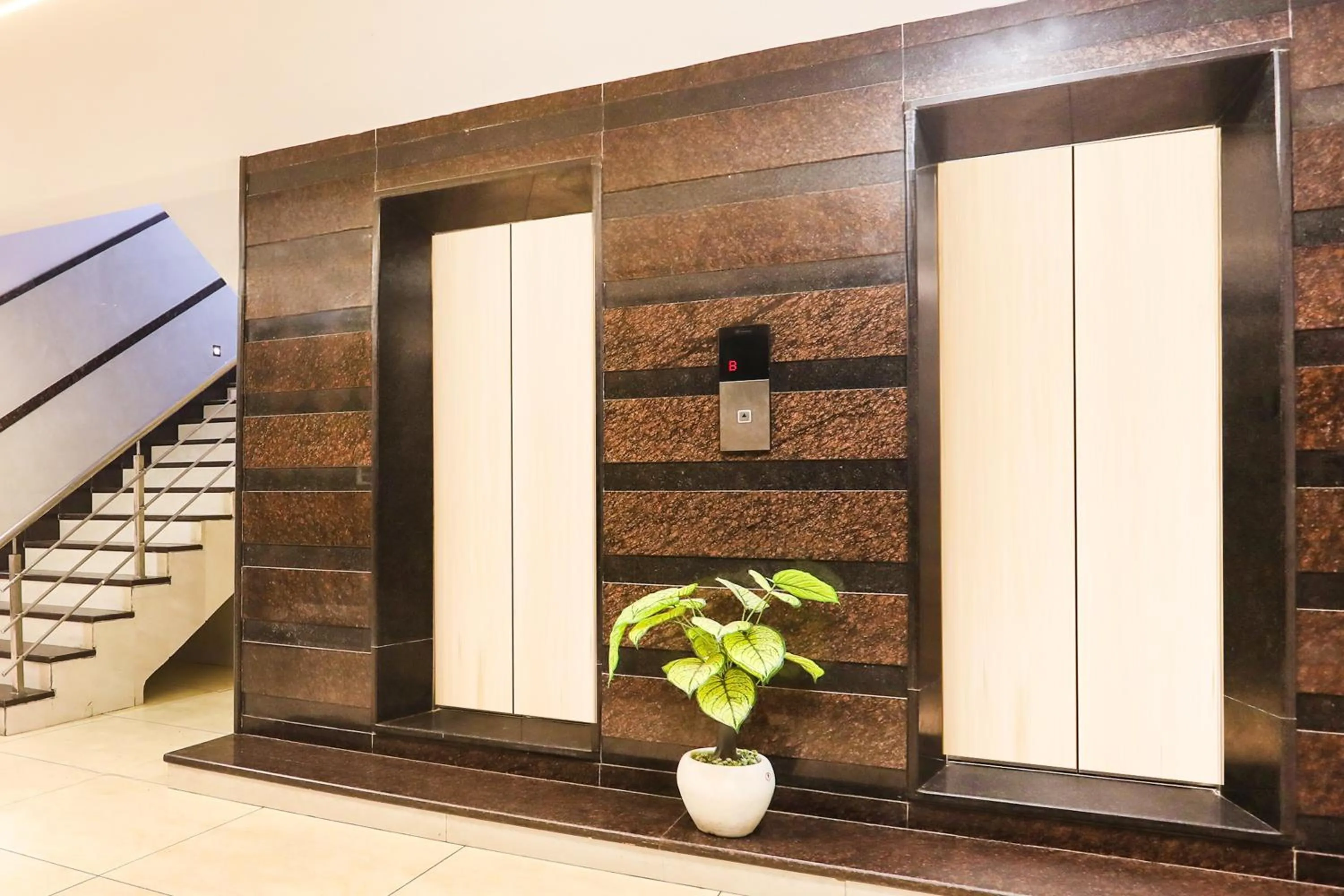 Lobby or reception in Townhouse Kota Airport Formerly Hotel Shaily Royal