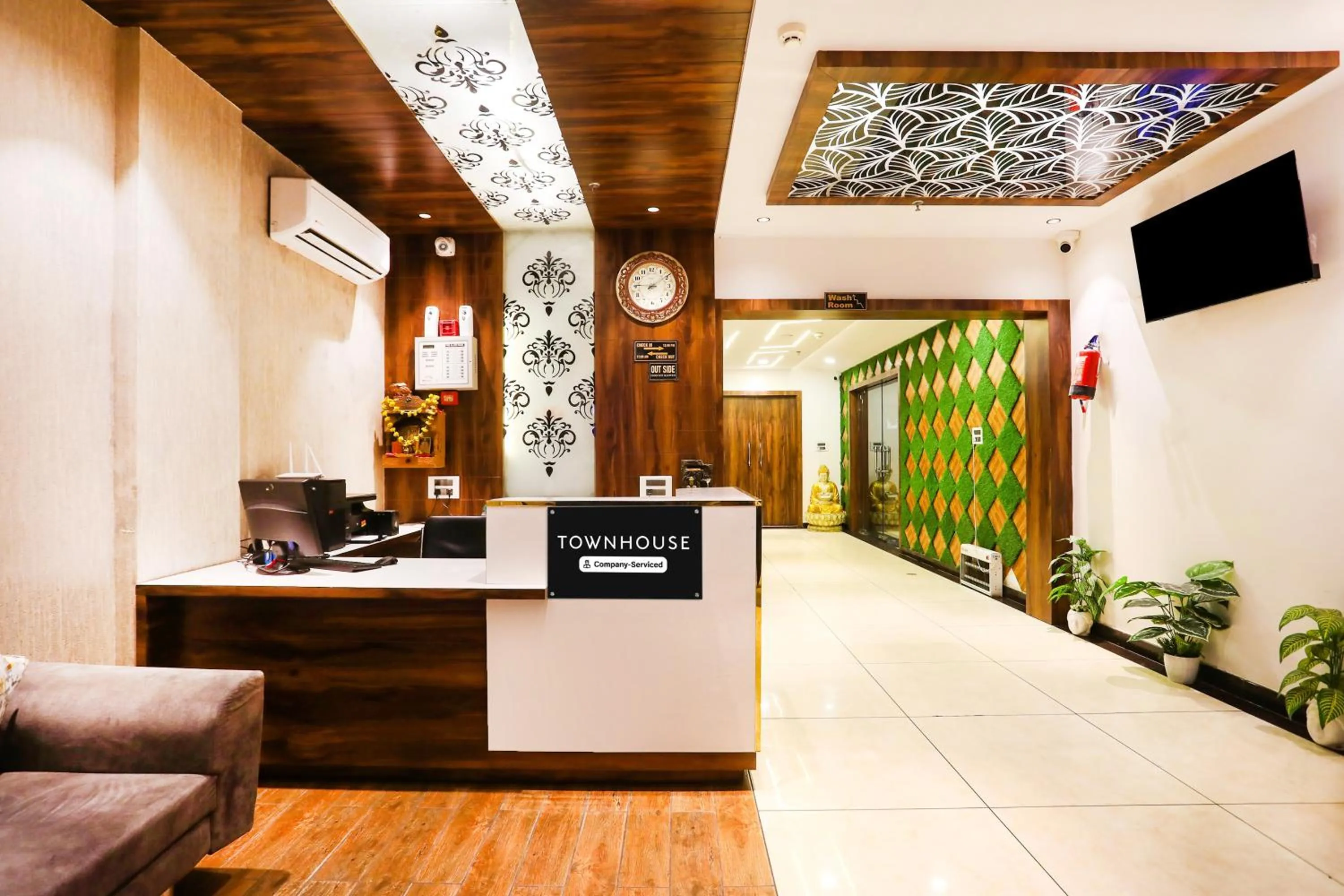 Lobby or reception in Townhouse Kota Airport Formerly Hotel Shaily Royal
