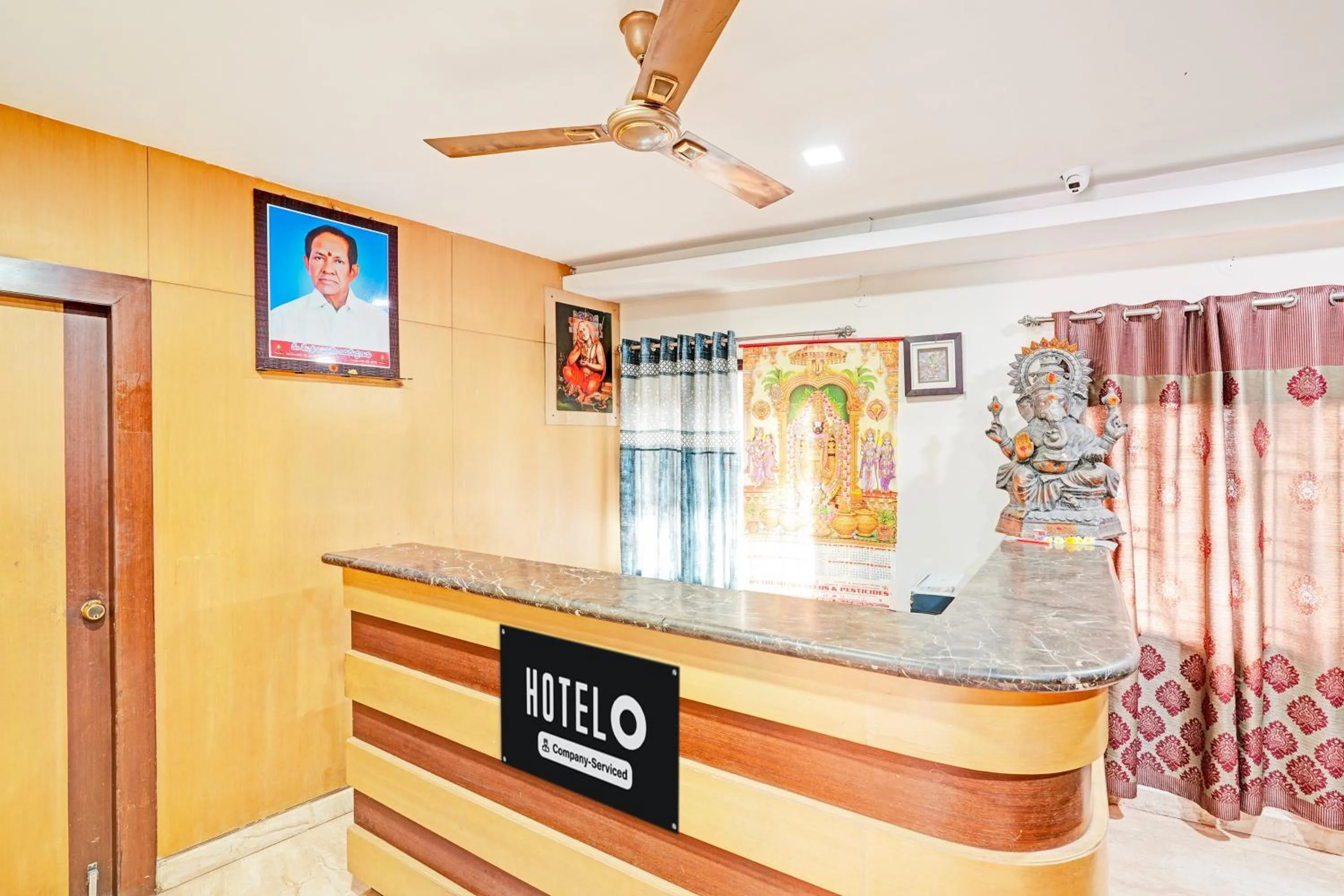 Lobby or reception in Super Hotel O Anantapur