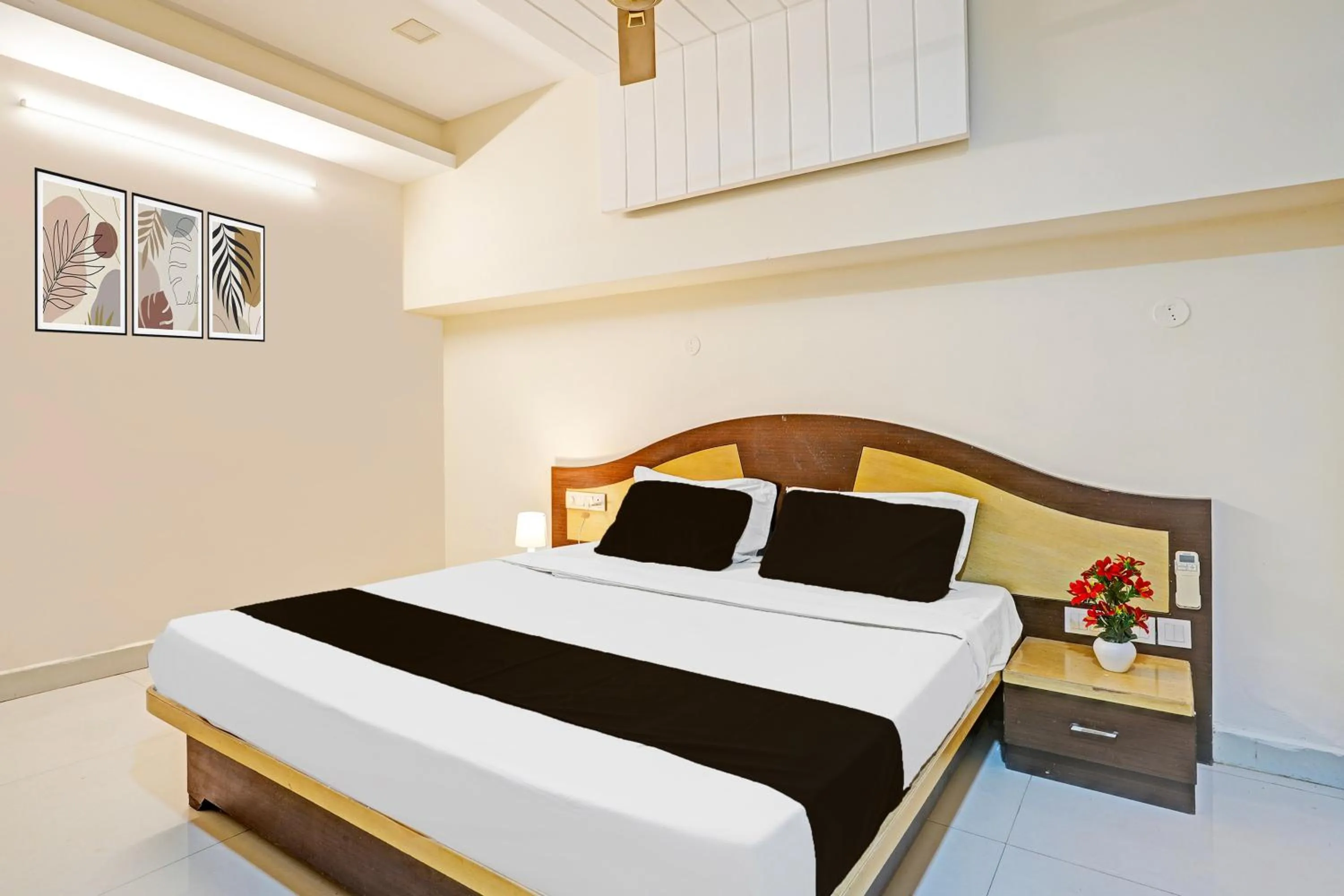 Bedroom, Bed in Super Hotel O Anantapur