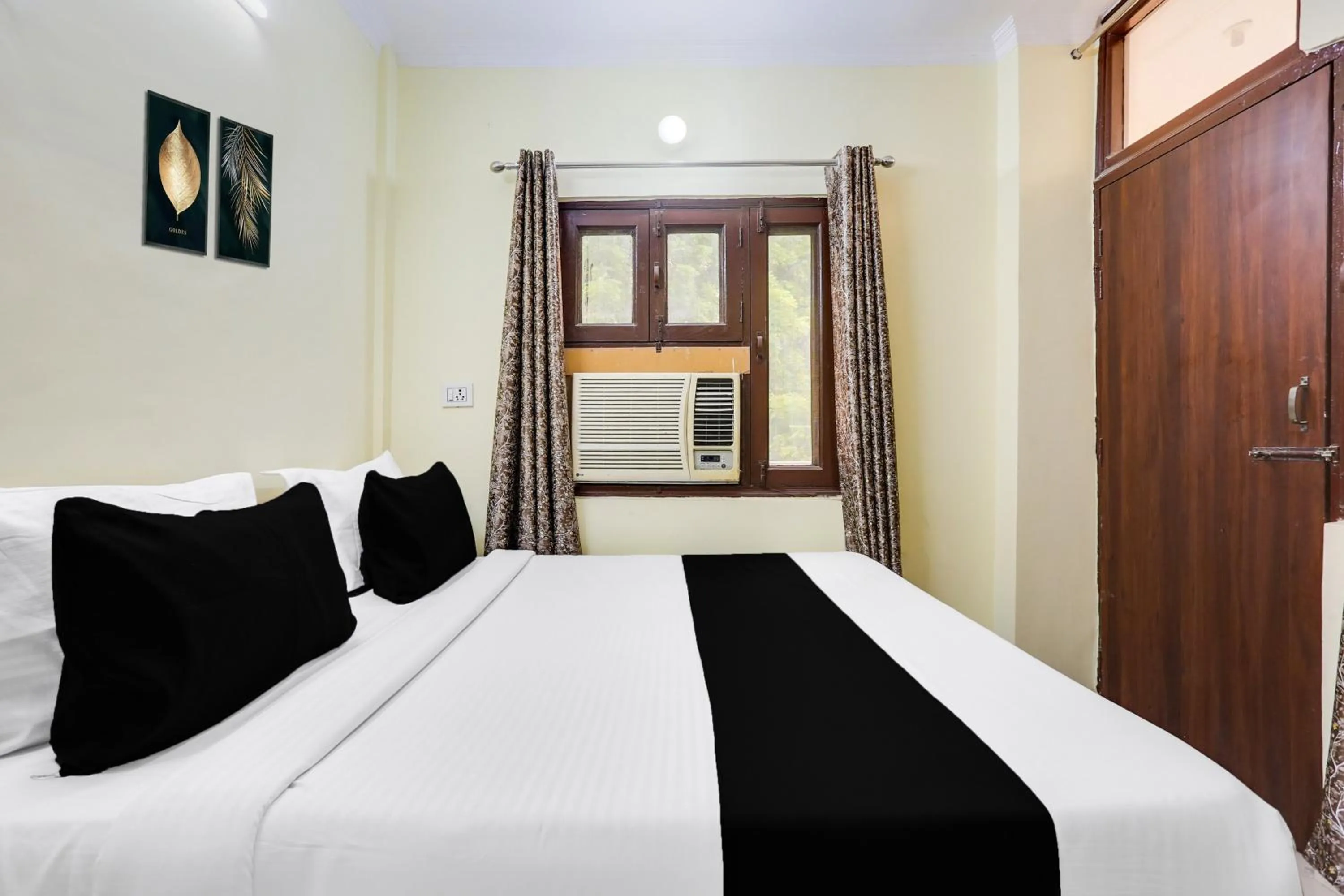 Bedroom, Bed in Super Hotel O Dwarka Metro