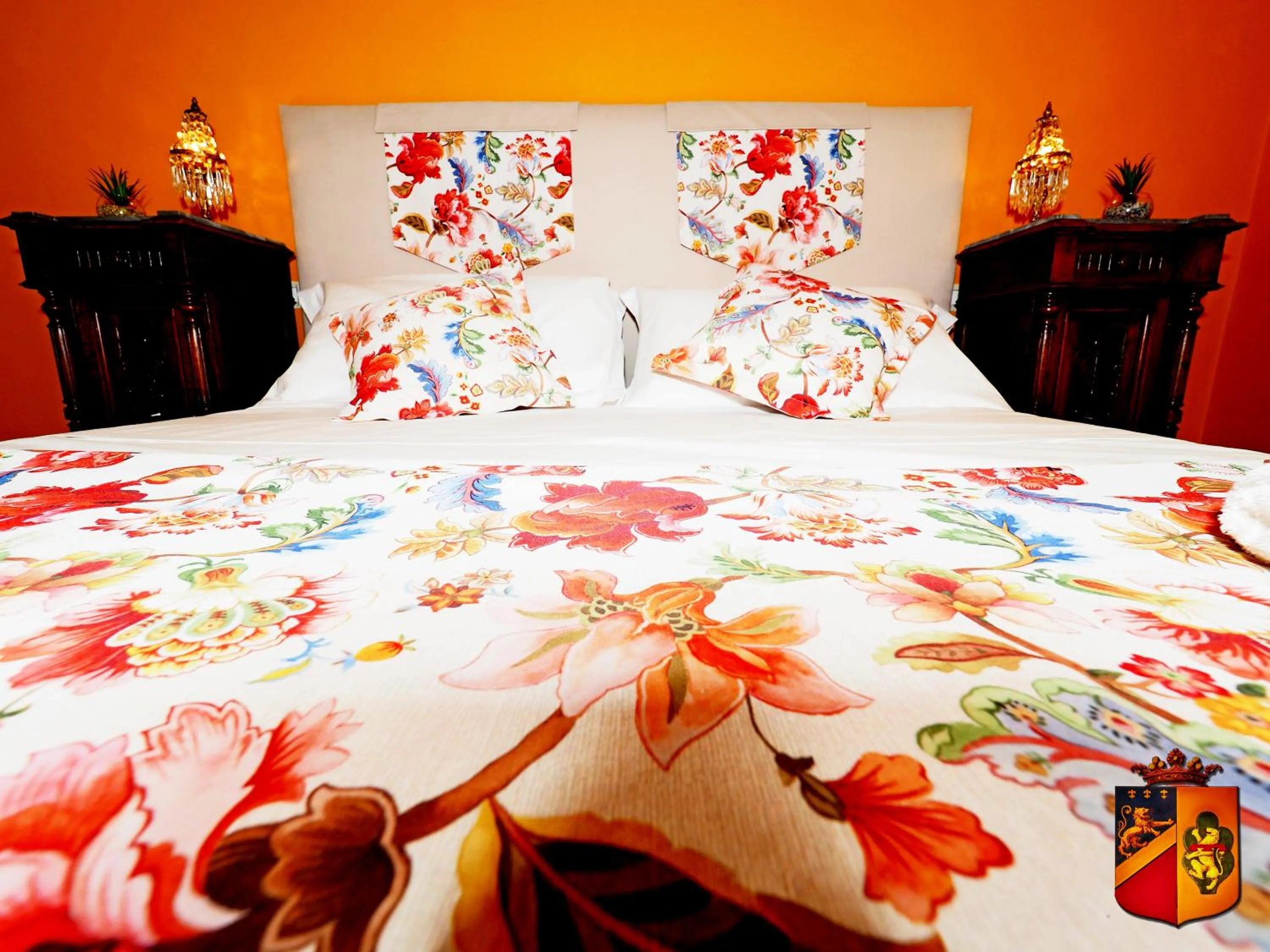 Photo of the whole room, Bed in Palazzo Toraldo di Francia