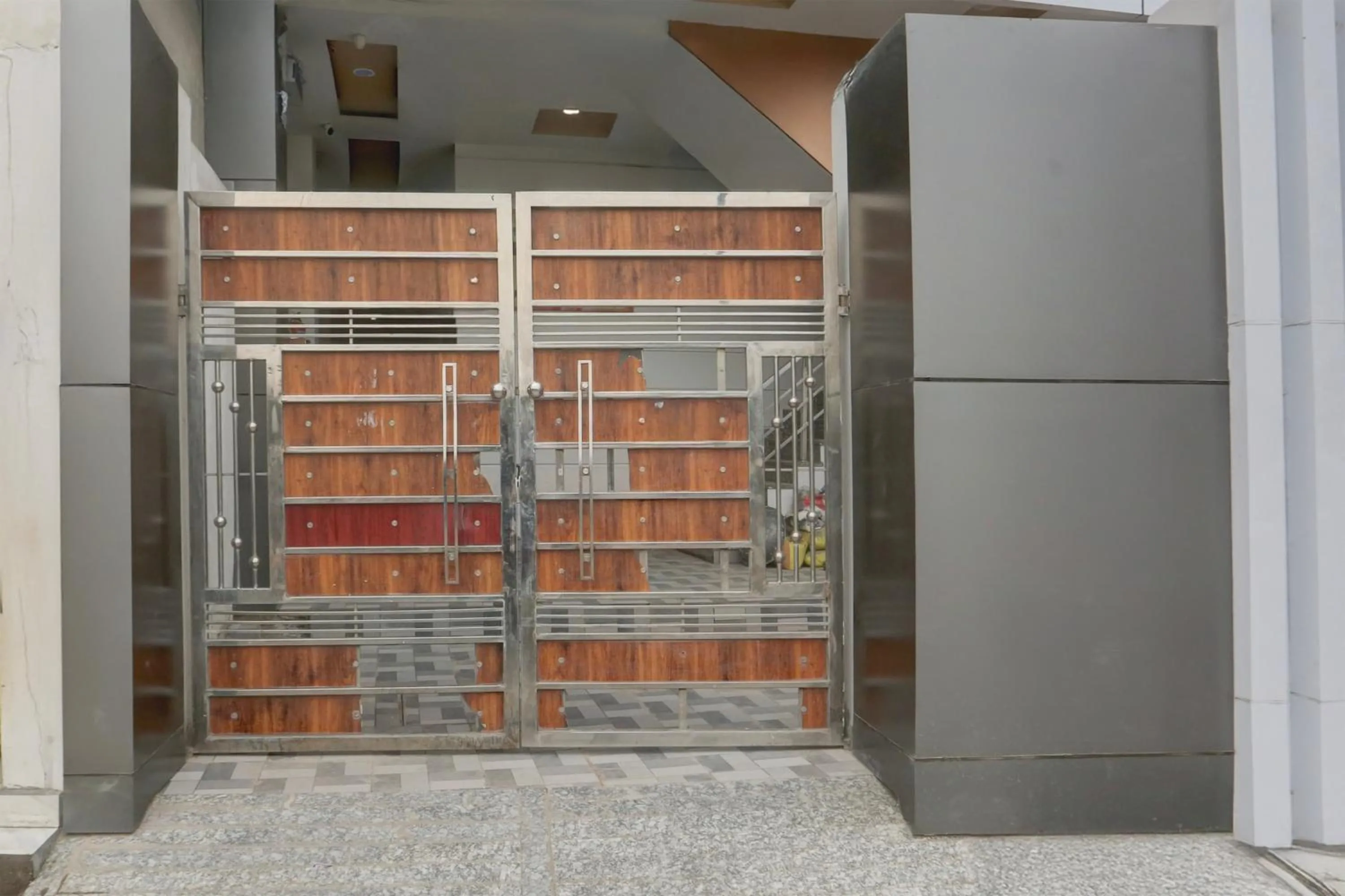 Facade/entrance in Super Hotel O Bareilly Near Satellite Bus Stand