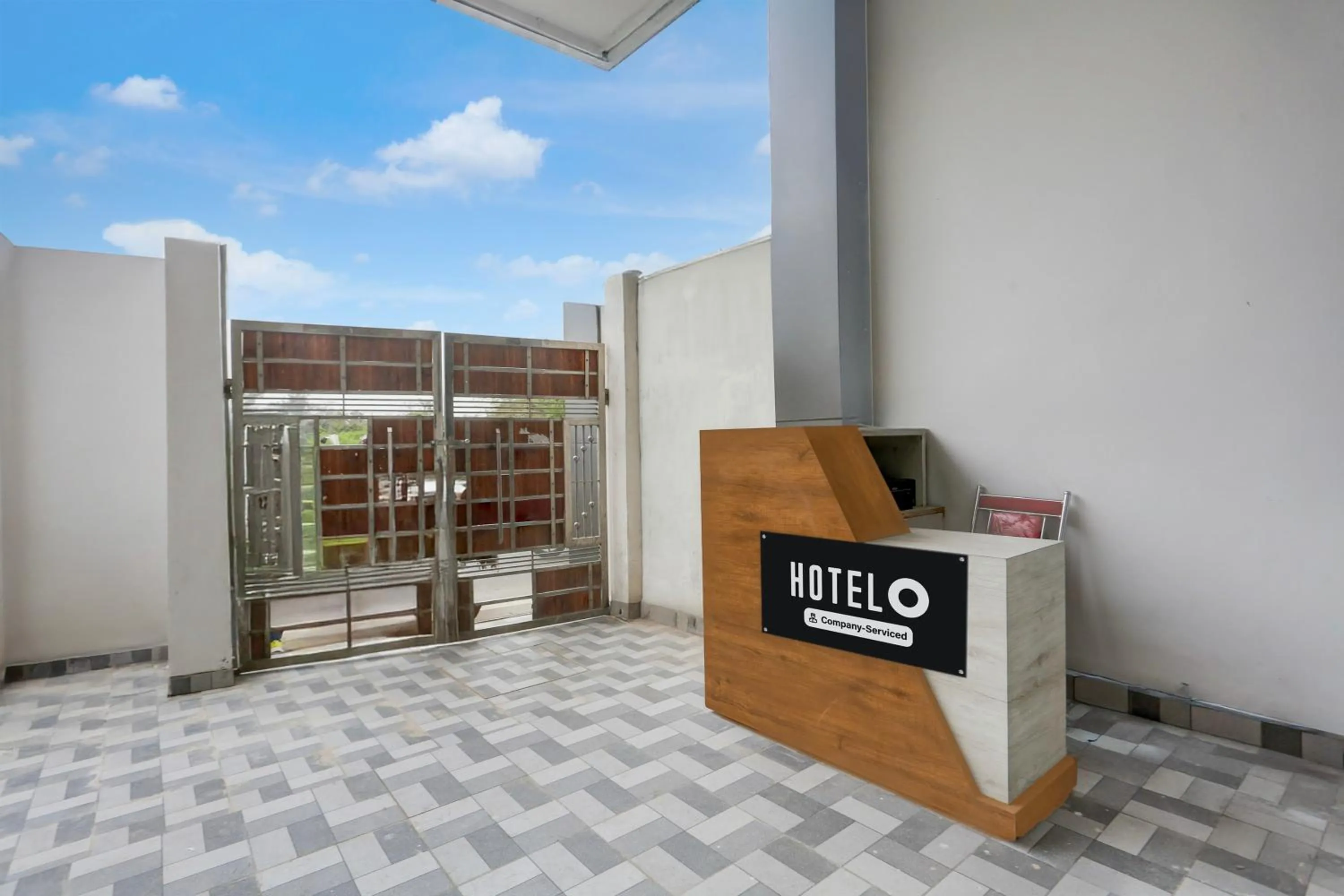 Lobby or reception in Super Hotel O Bareilly Near Satellite Bus Stand