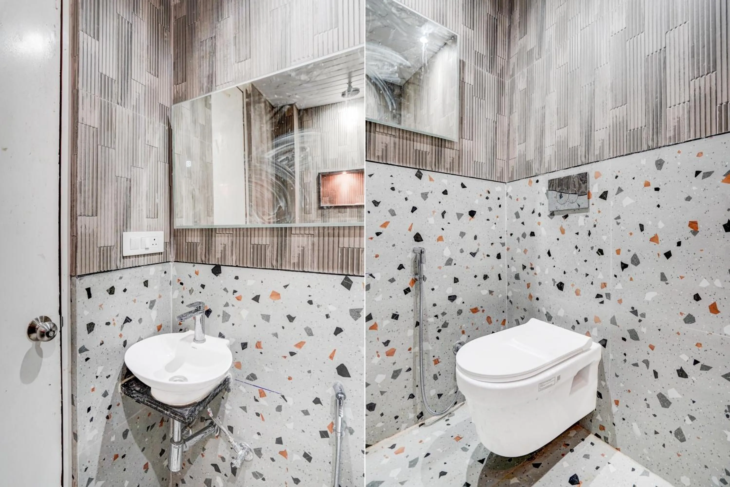 Bathroom in Super Townhouse Lahartara Railway Bridge Near Bus Stop