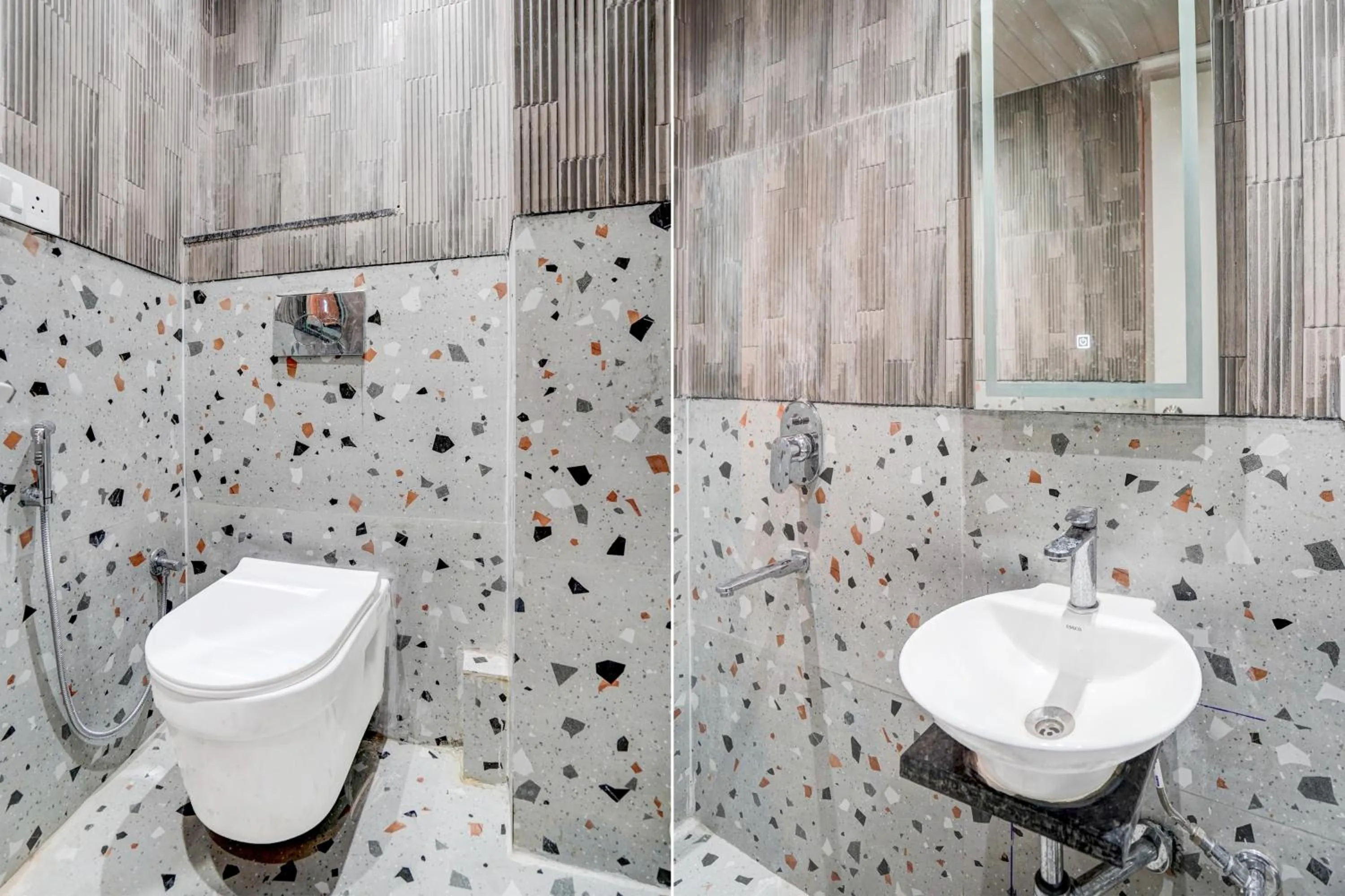 Bathroom in Super Townhouse Lahartara Railway Bridge Near Bus Stop