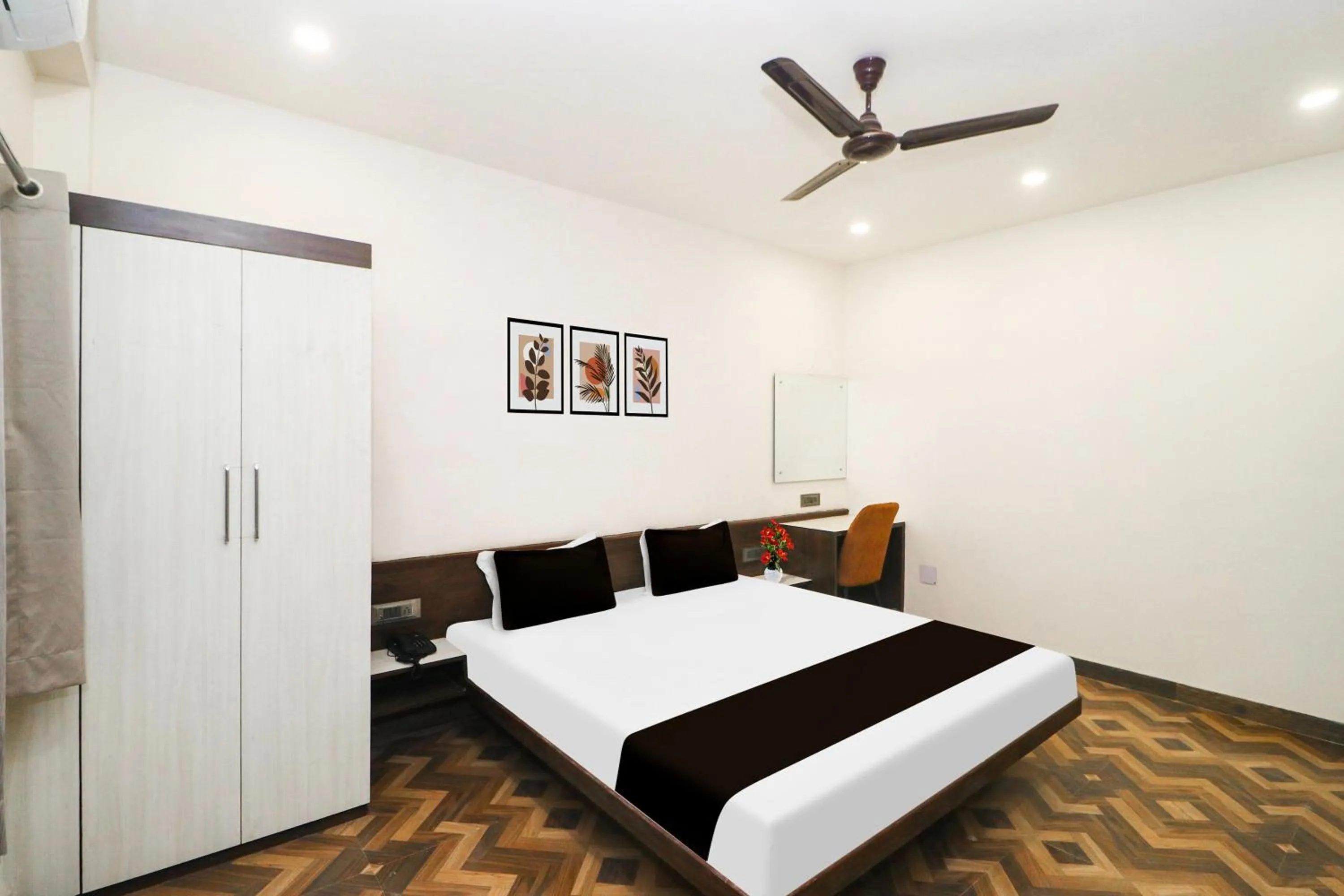 Bedroom, Bed in Super Collection O Ranchi Station Road Near Gurudwara Formerly Hotel Galaxy