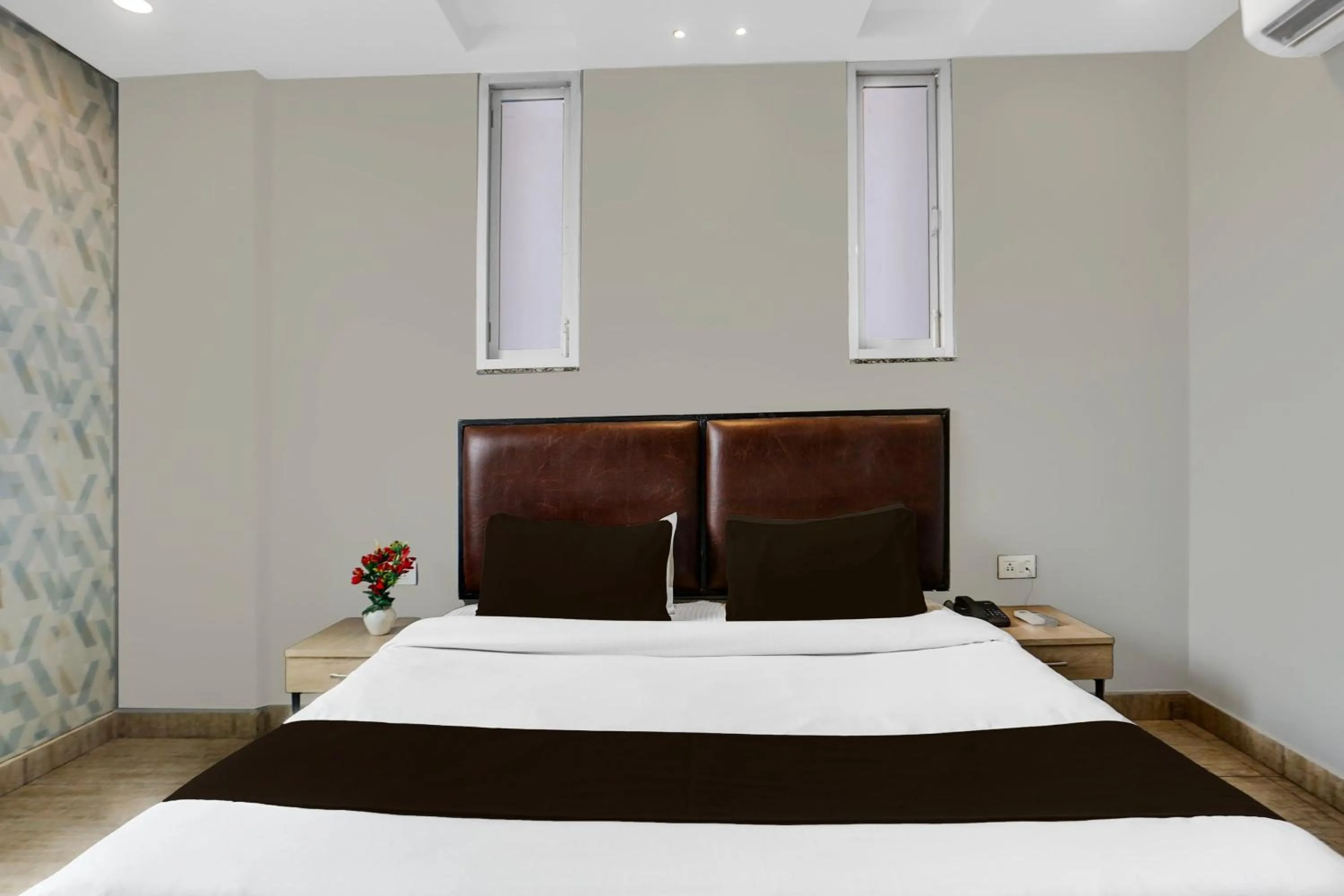 Bedroom, Bed in Hotel O Haldwani Near Bus Stand