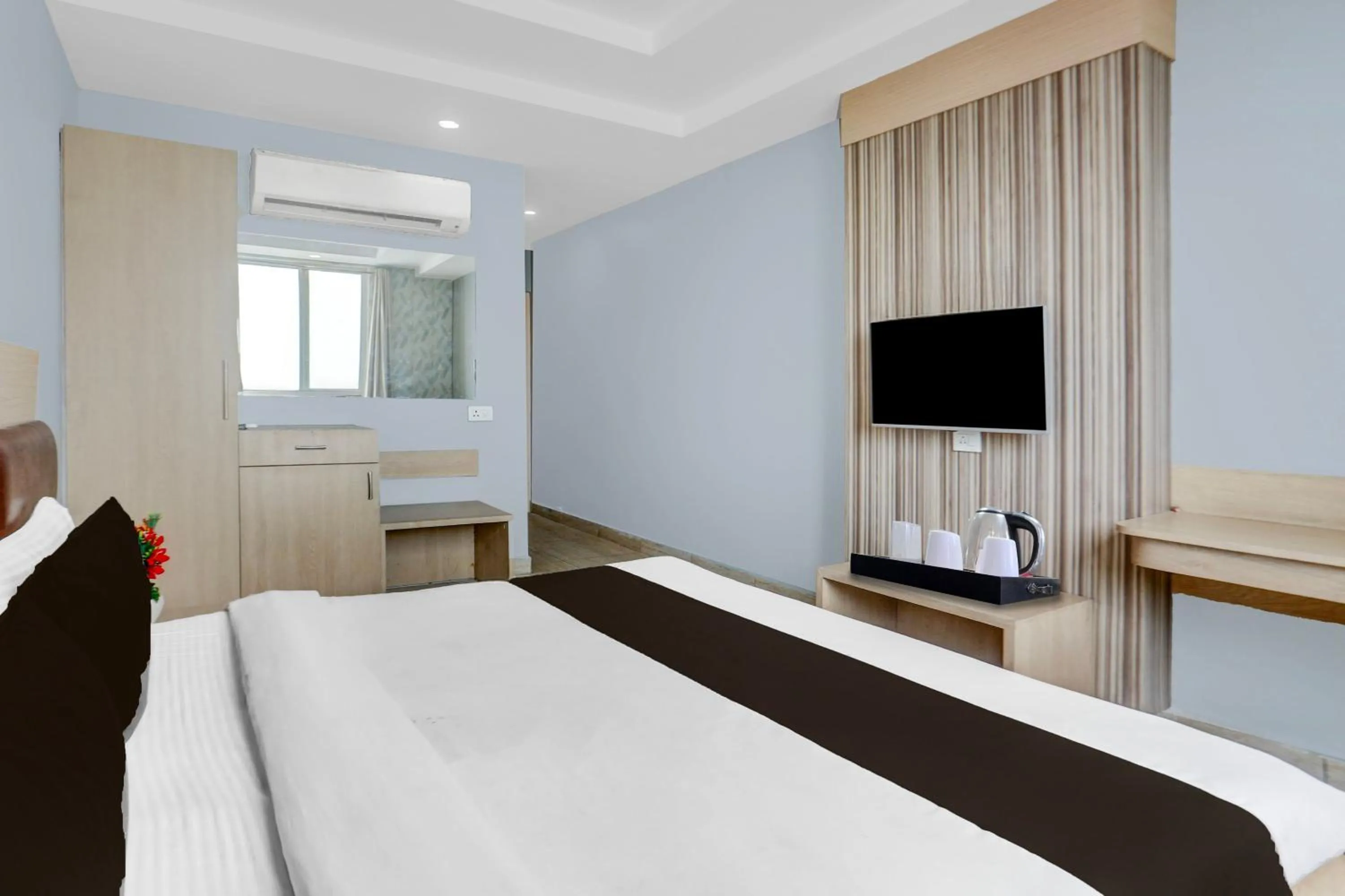 Bedroom, Bed in Hotel O Haldwani Near Bus Stand
