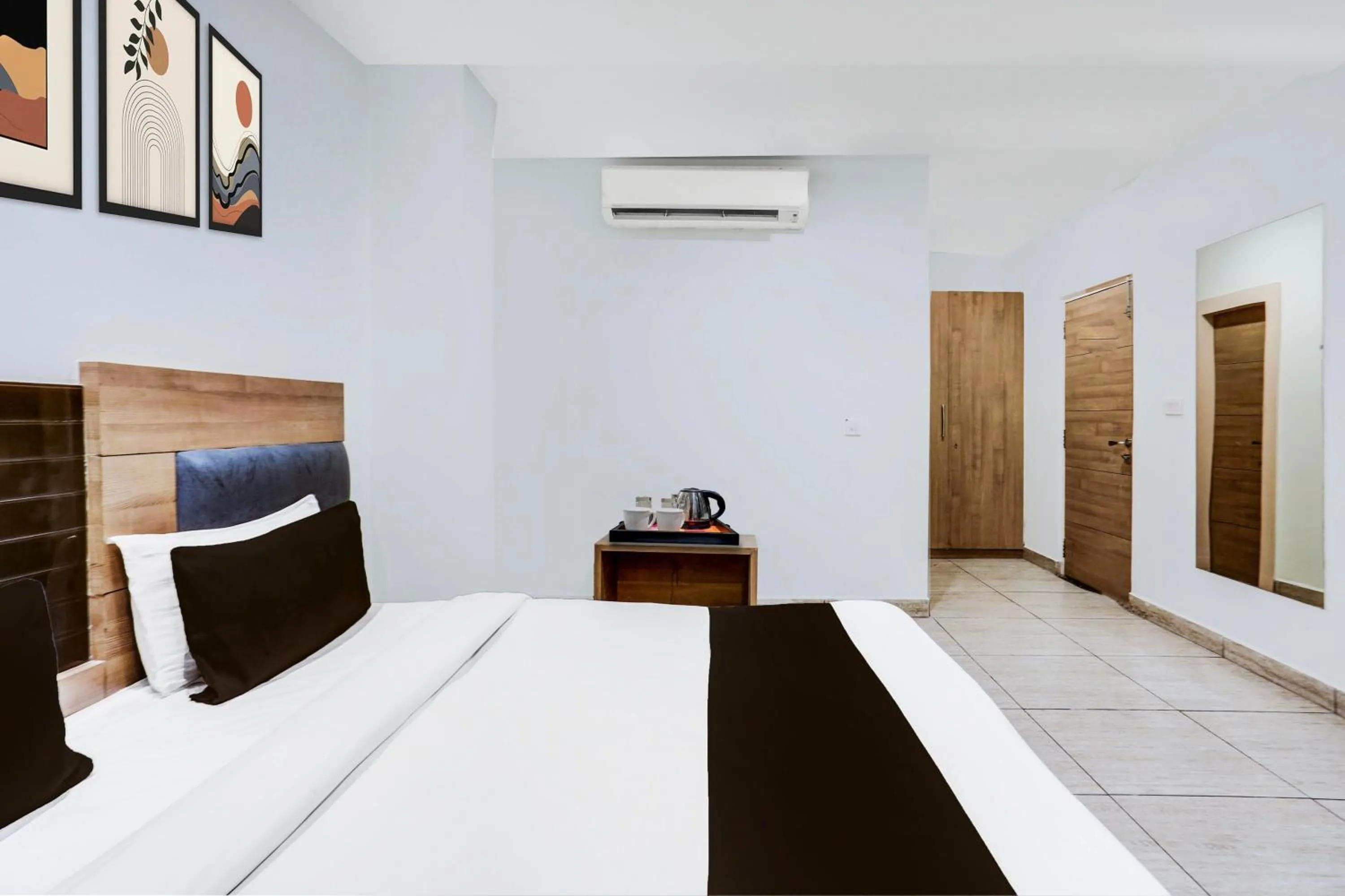 Bedroom, Bed in Hotel O Haldwani Near Bus Stand