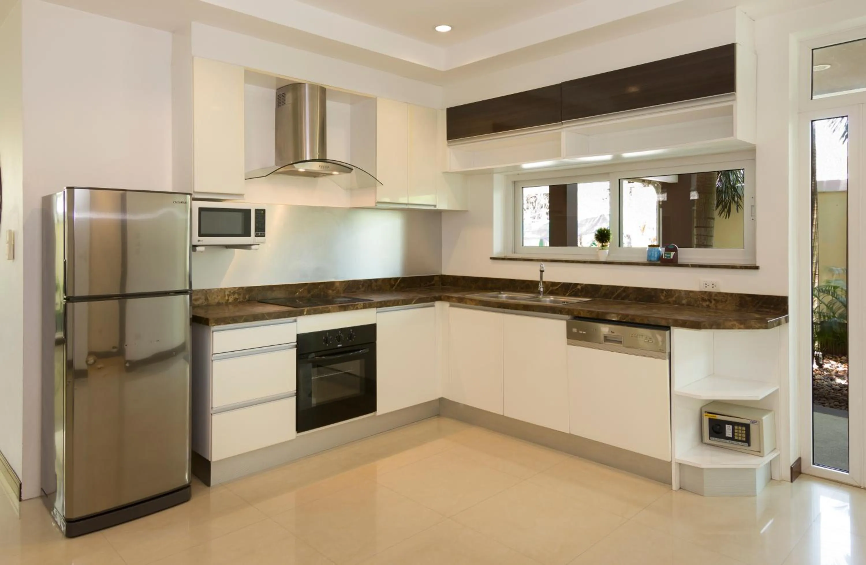 Kitchen or kitchenette in Tropicana Pool Villa