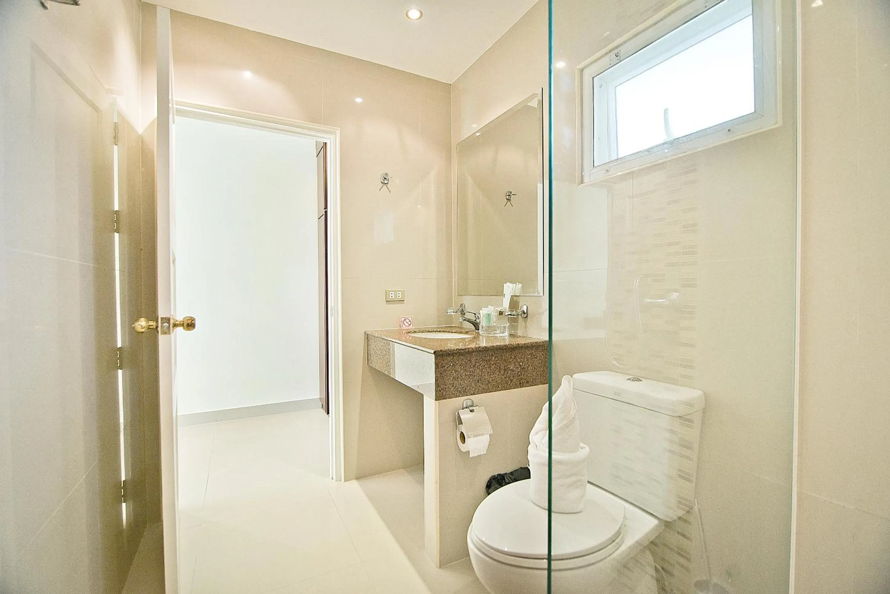 Toilet in Tropicana Pool Villa