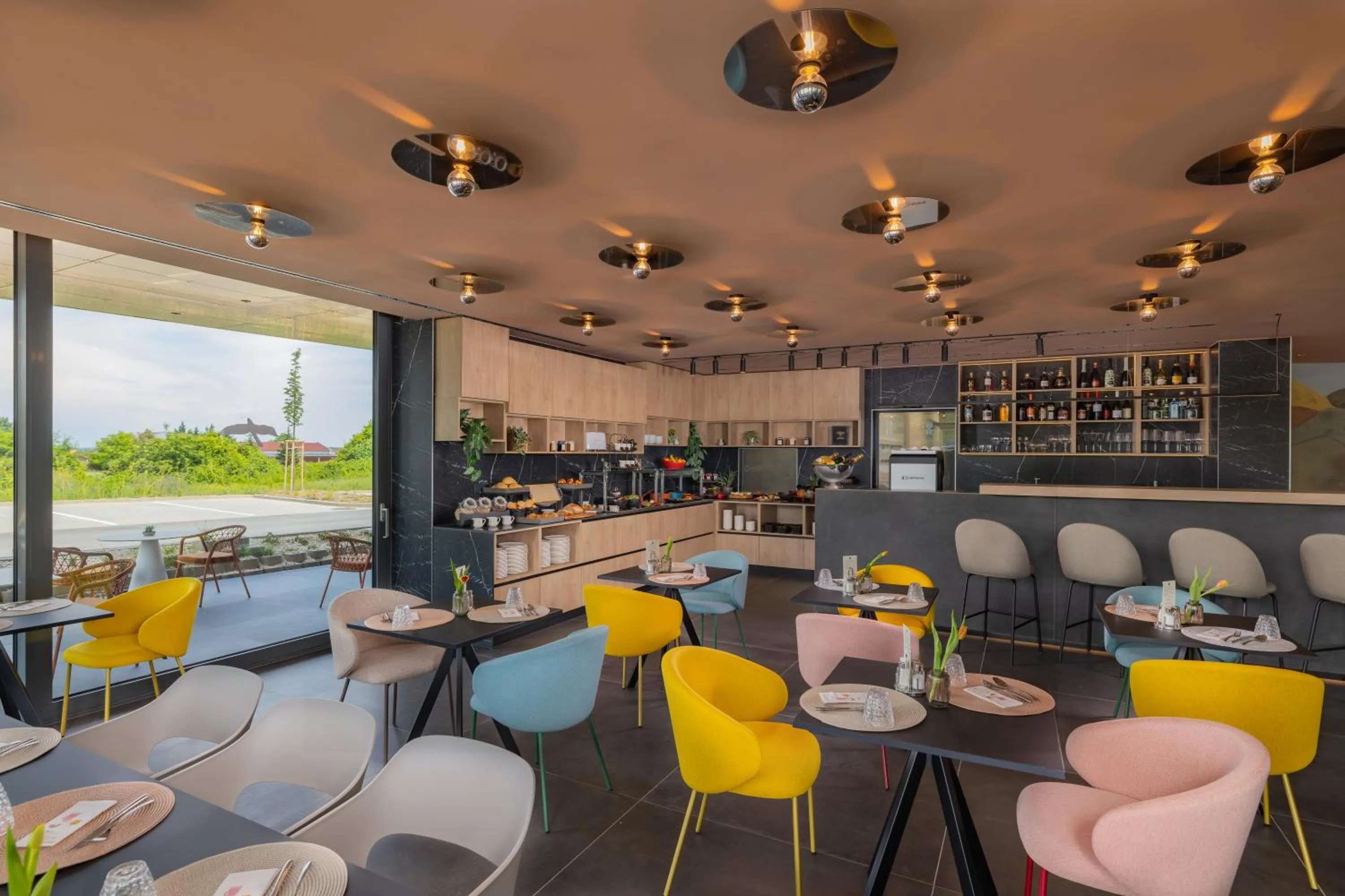 Restaurant/places to eat in Viale Boutique Hotel