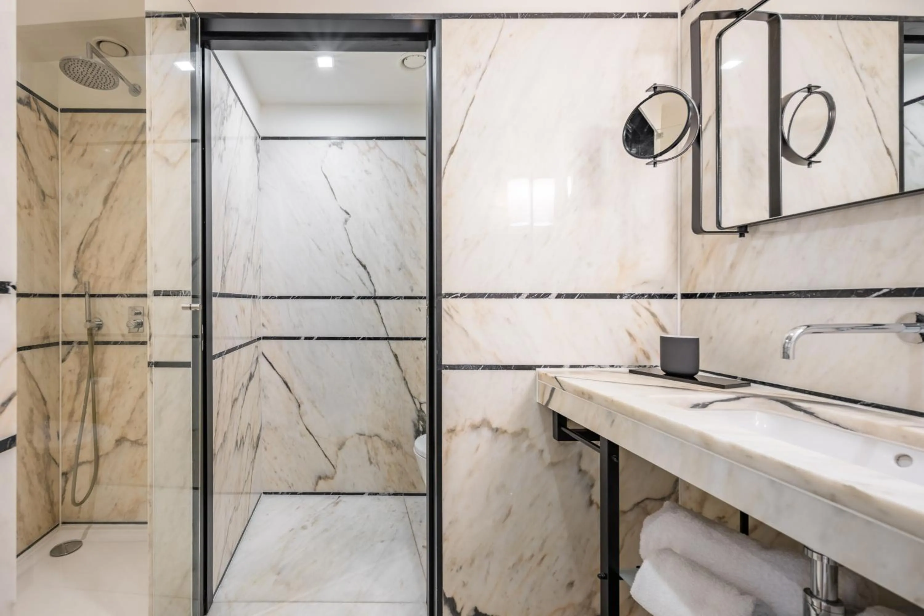 Bathroom in Descobertas Boutique Hotel by Aspasios