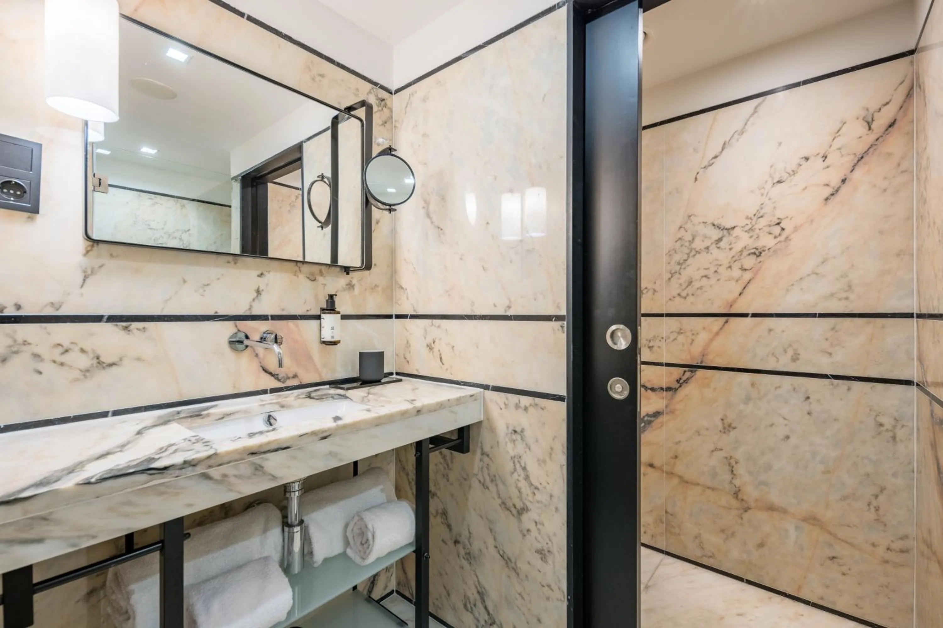 Bathroom in Descobertas Boutique Hotel by Aspasios