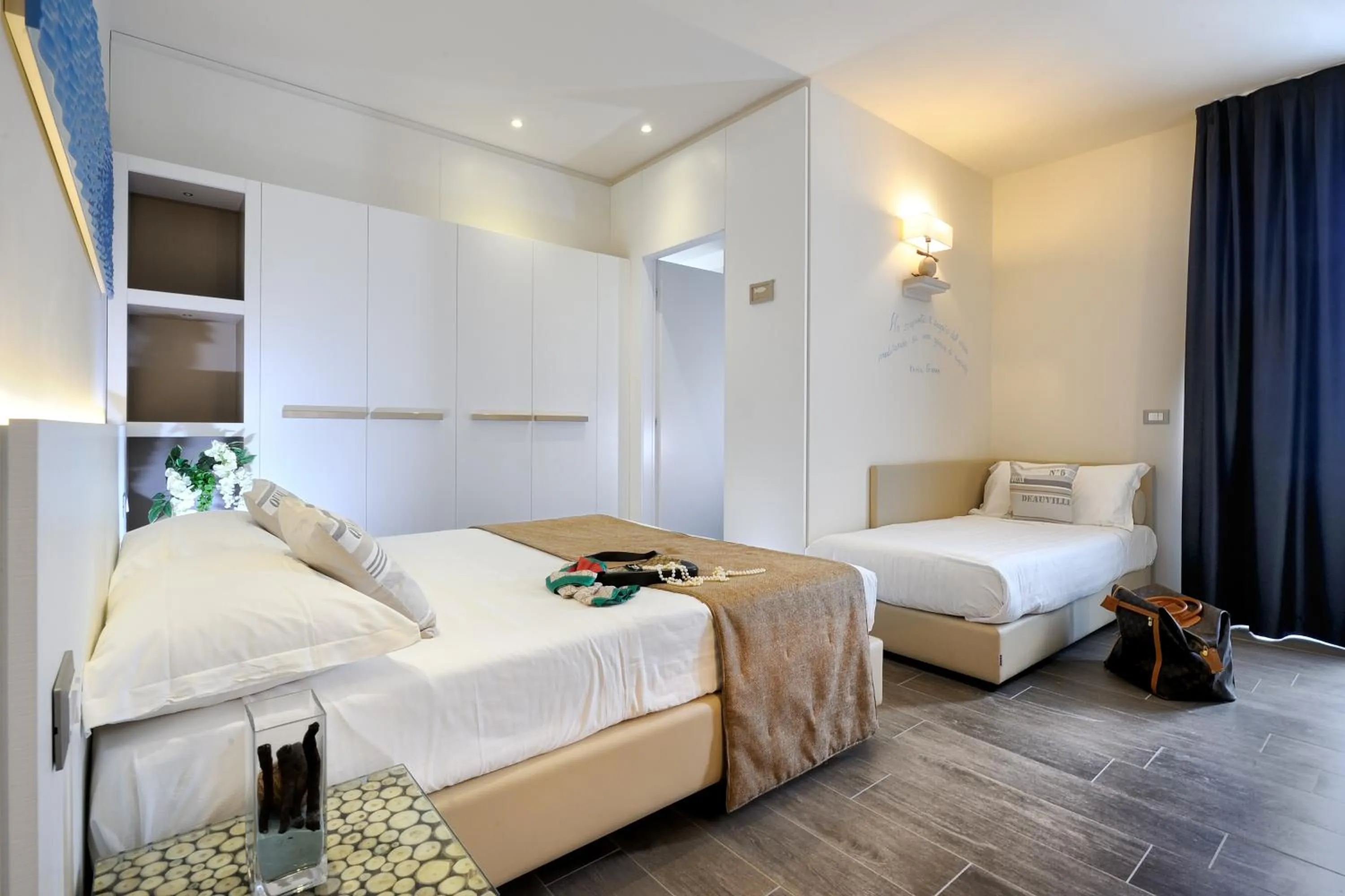 Bedroom, Bed in Hotel Life