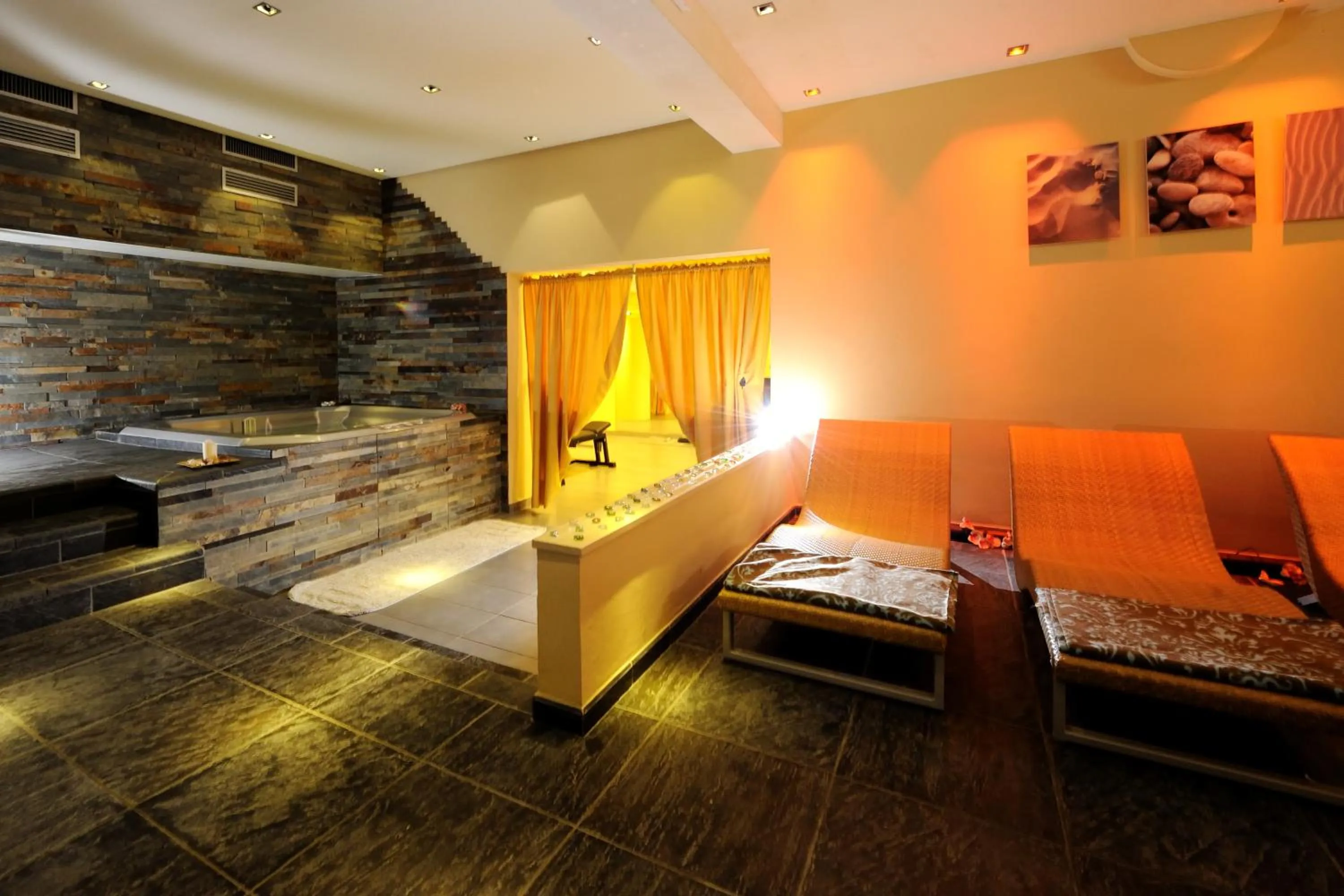 Spa and wellness centre/facilities, Bed in Hotel Life