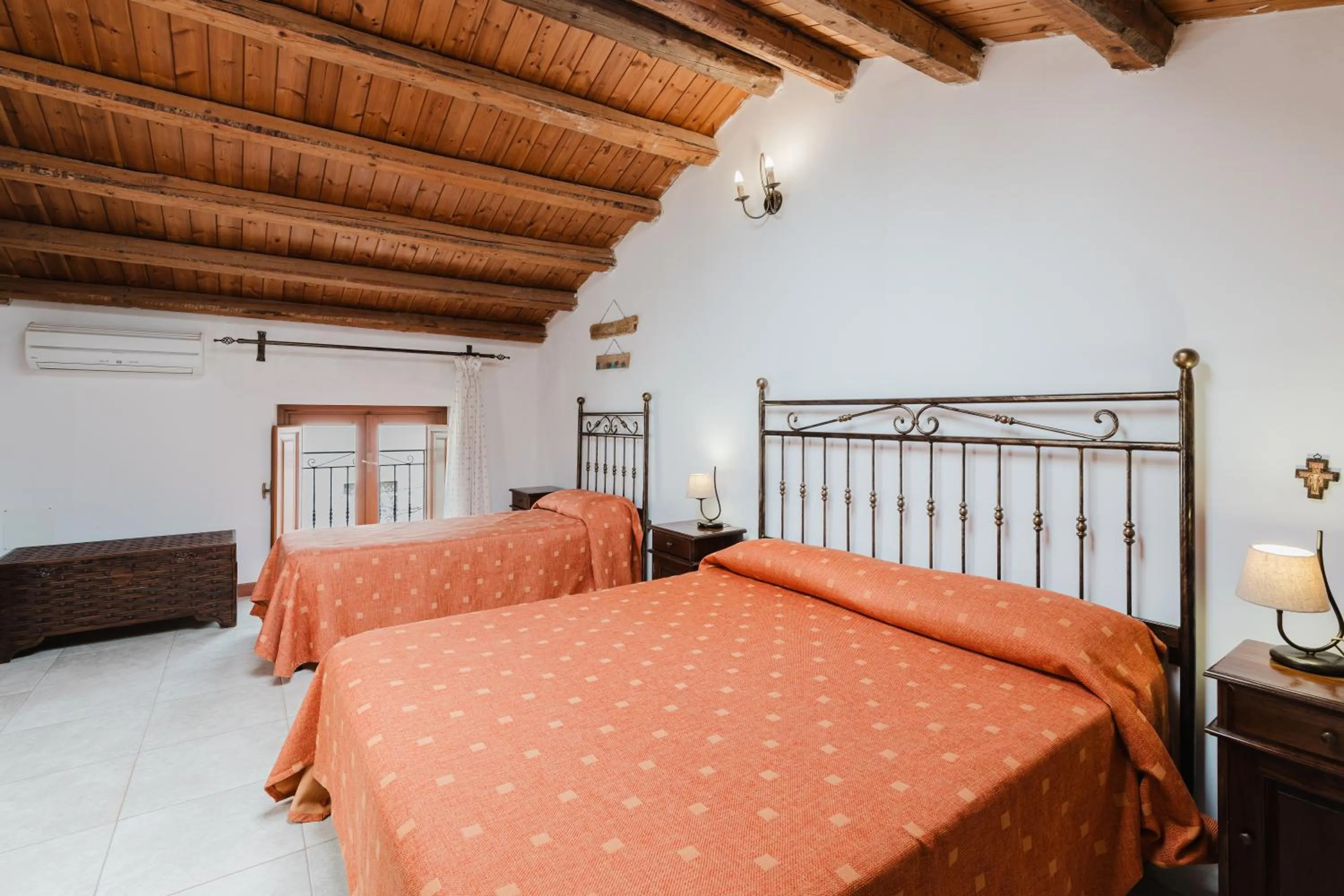 Three-Bedroom Apartment with Mountain View in Bio Agriturismo Castelluzzo