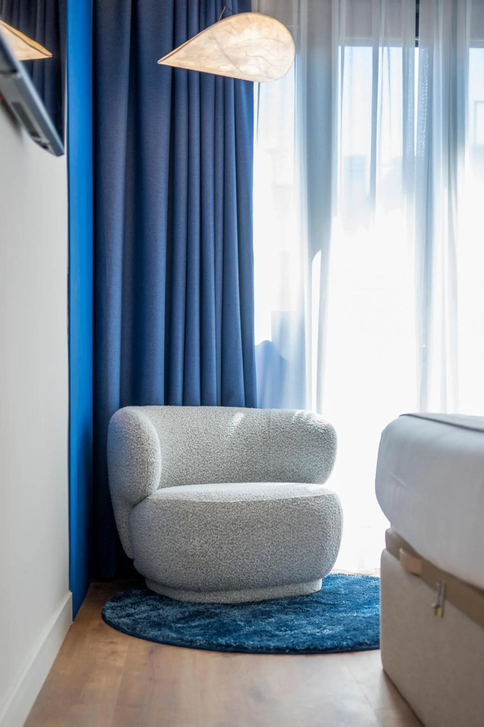 Living room in Iconic Suites