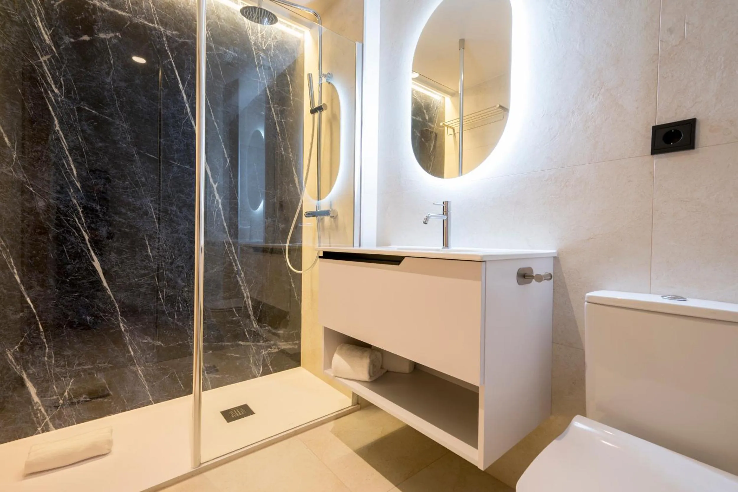 Shower in Iconic Suites