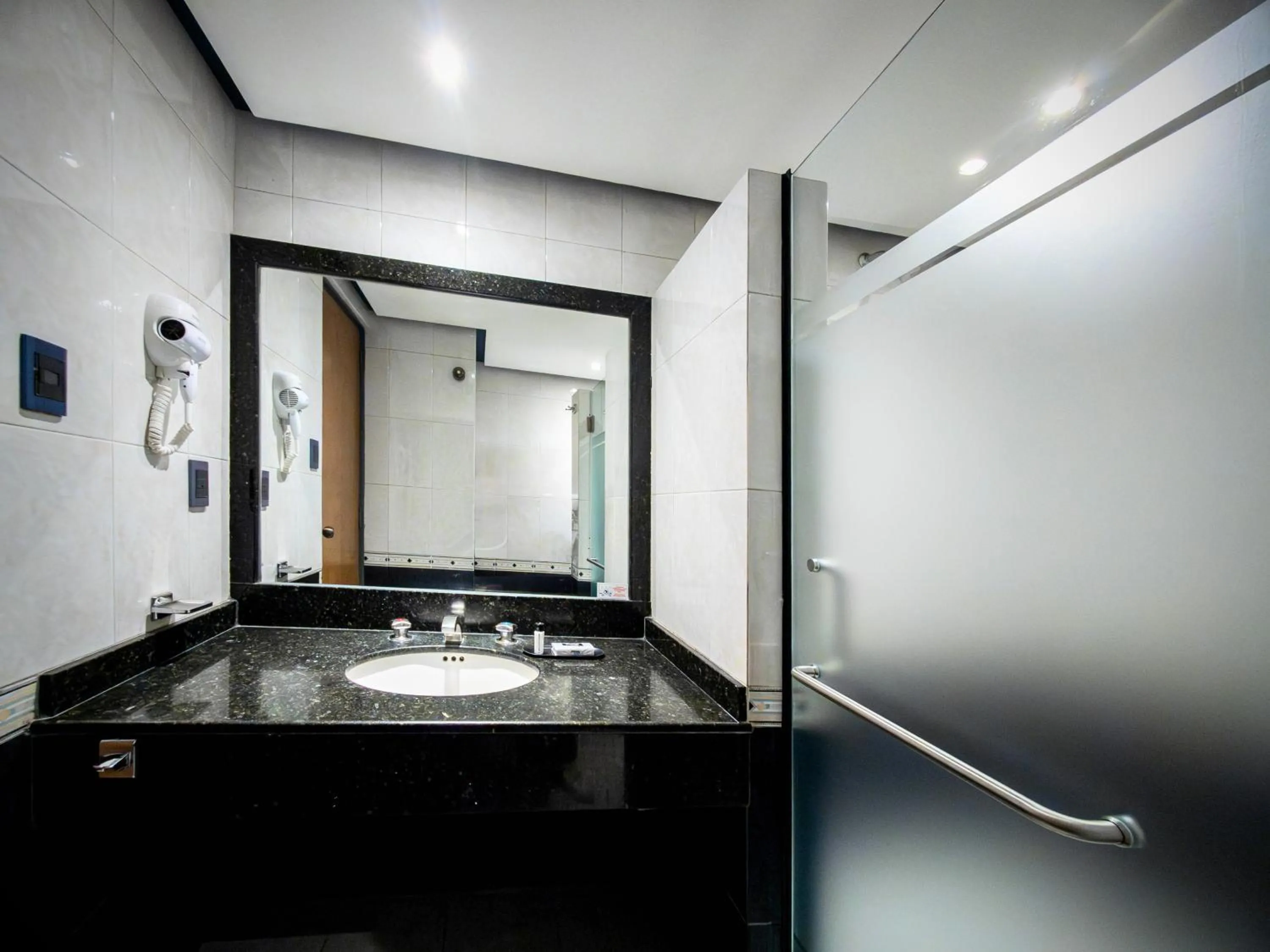 Bathroom in Hotel Torremolinos Vallejo Ciudad de Mexico