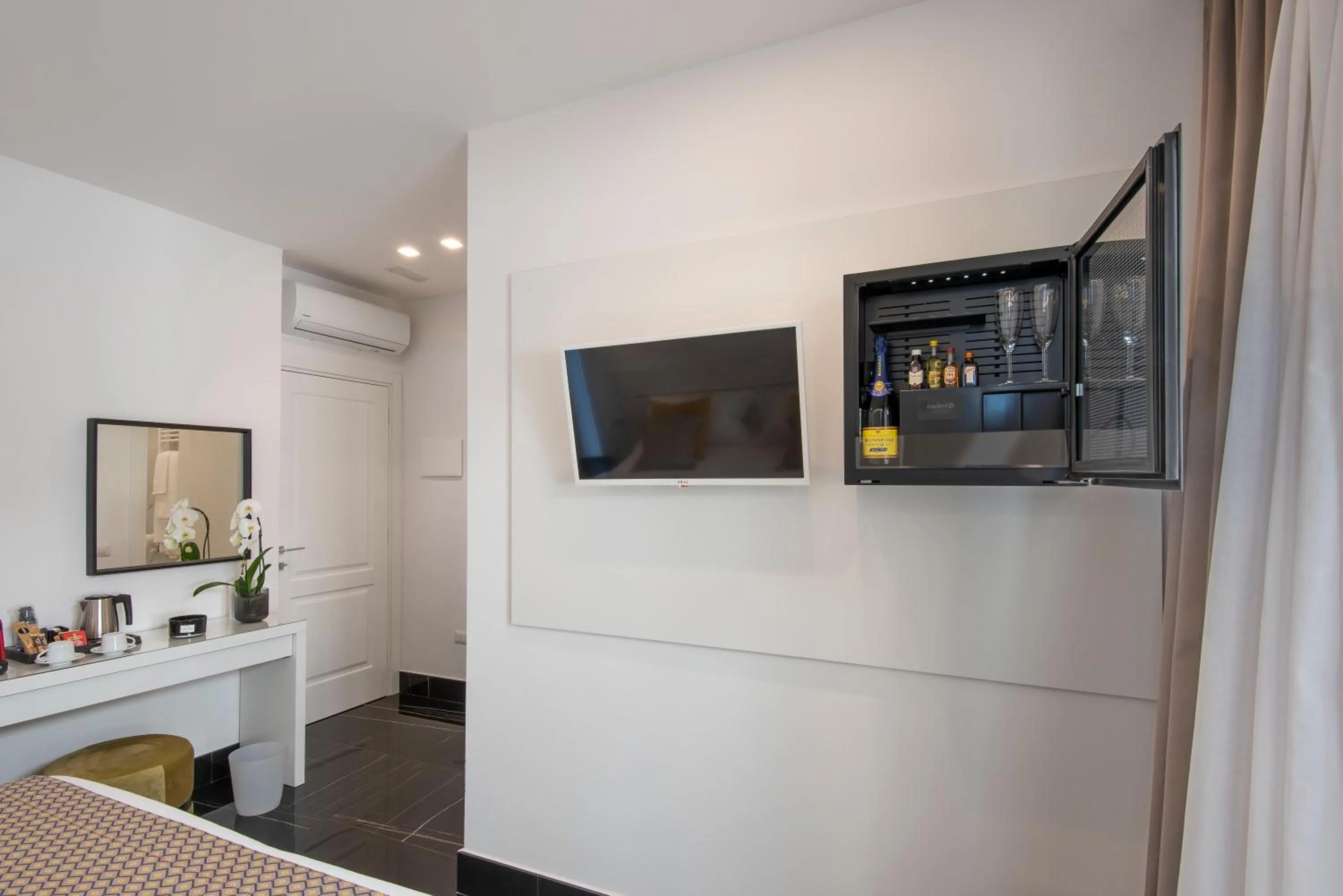 TV and multimedia in Hotel Fiorentina