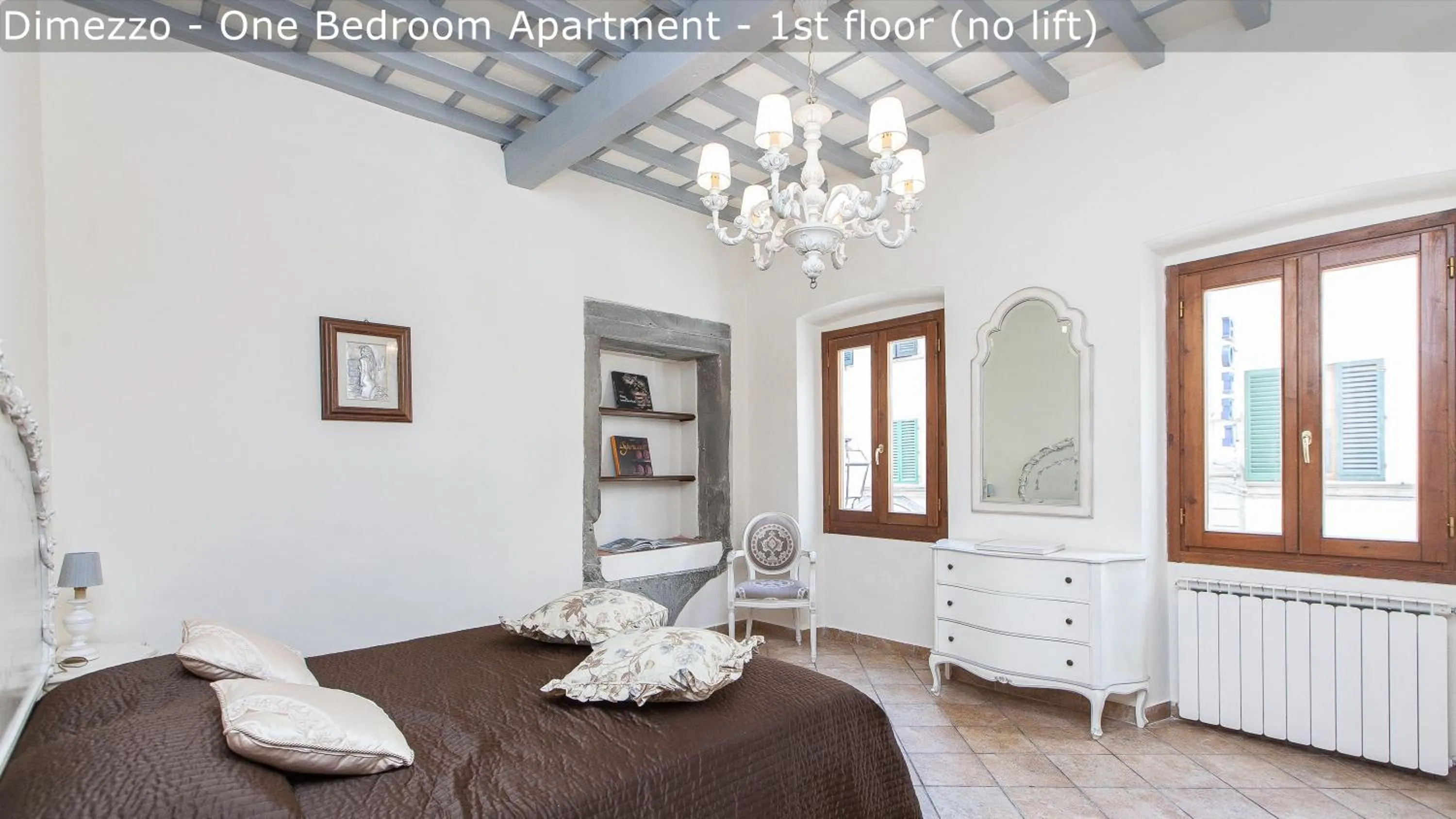 Bedroom, Bed in Palazzuolo Tower Apartments by Mamo Florence