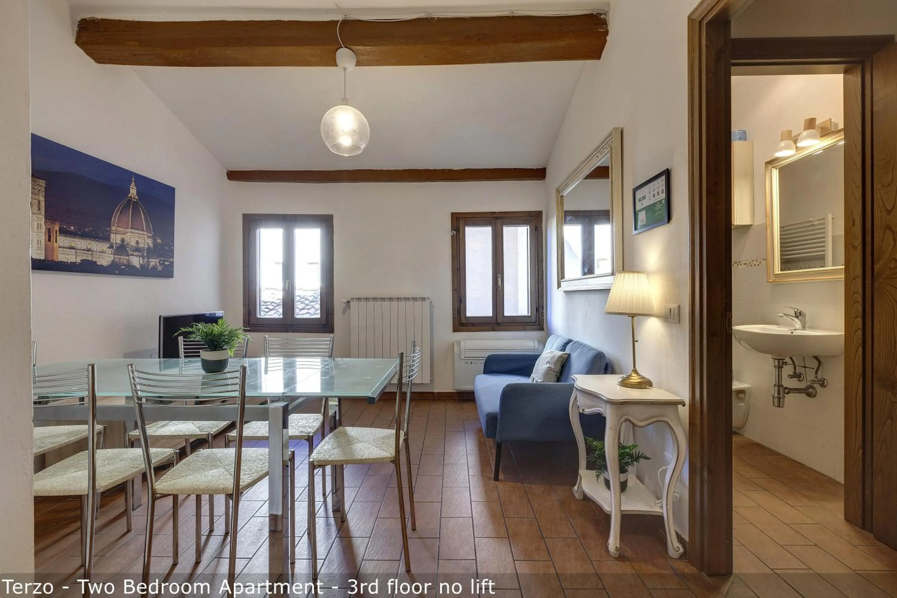 Living room in Palazzuolo Tower Apartments by Mamo Florence