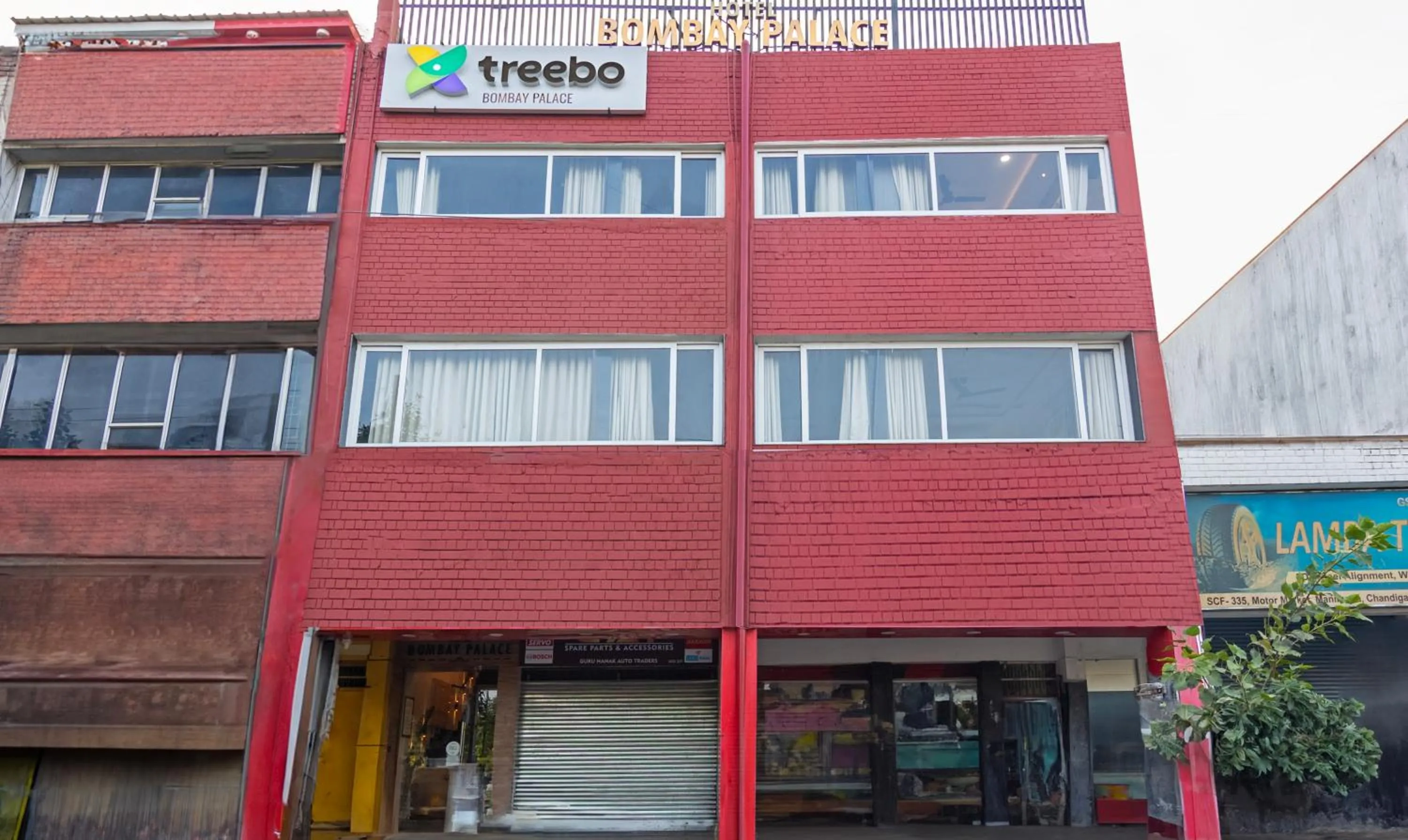 Property building in Treebo Bombay Palace