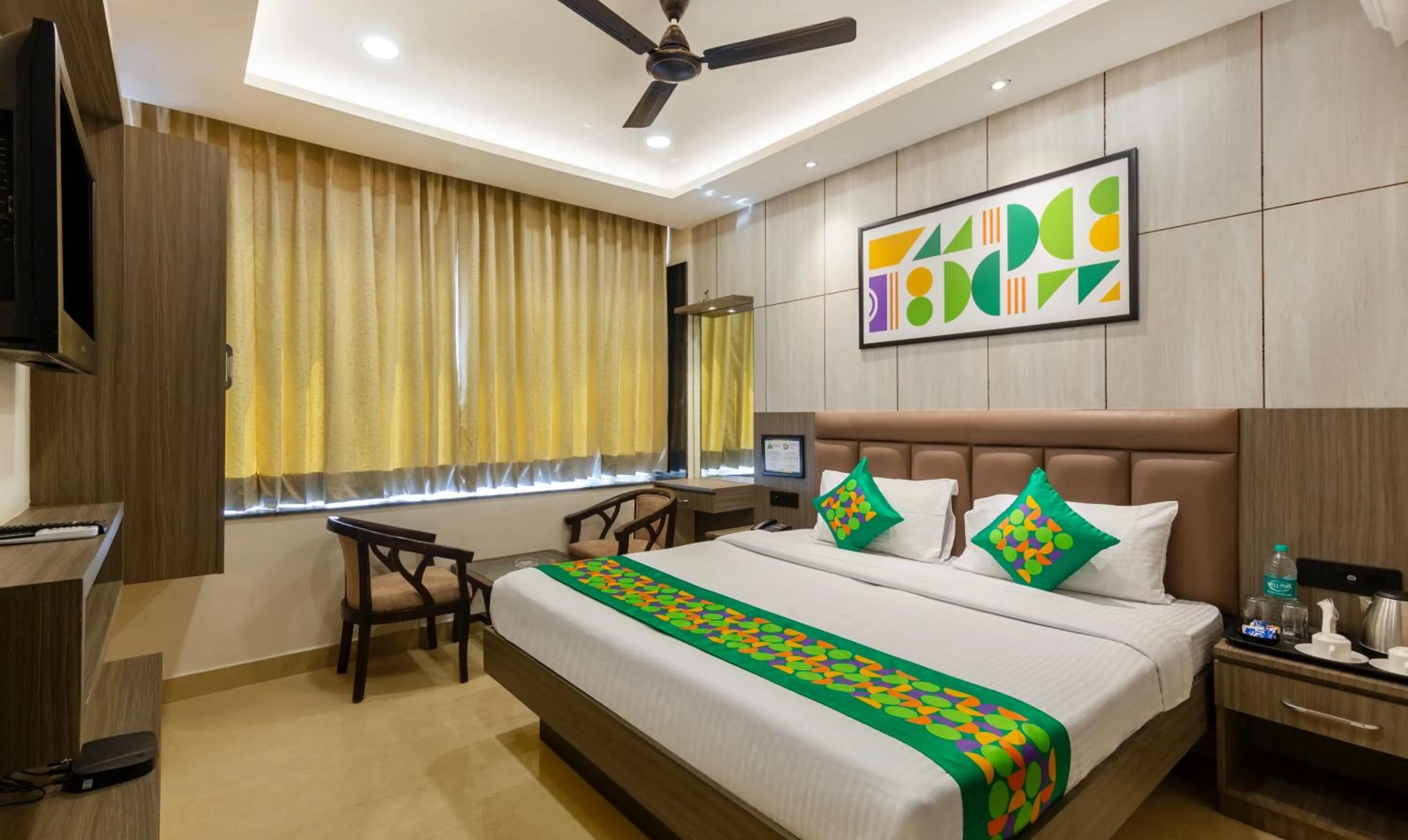 Bedroom, Bed in Treebo Bombay Palace