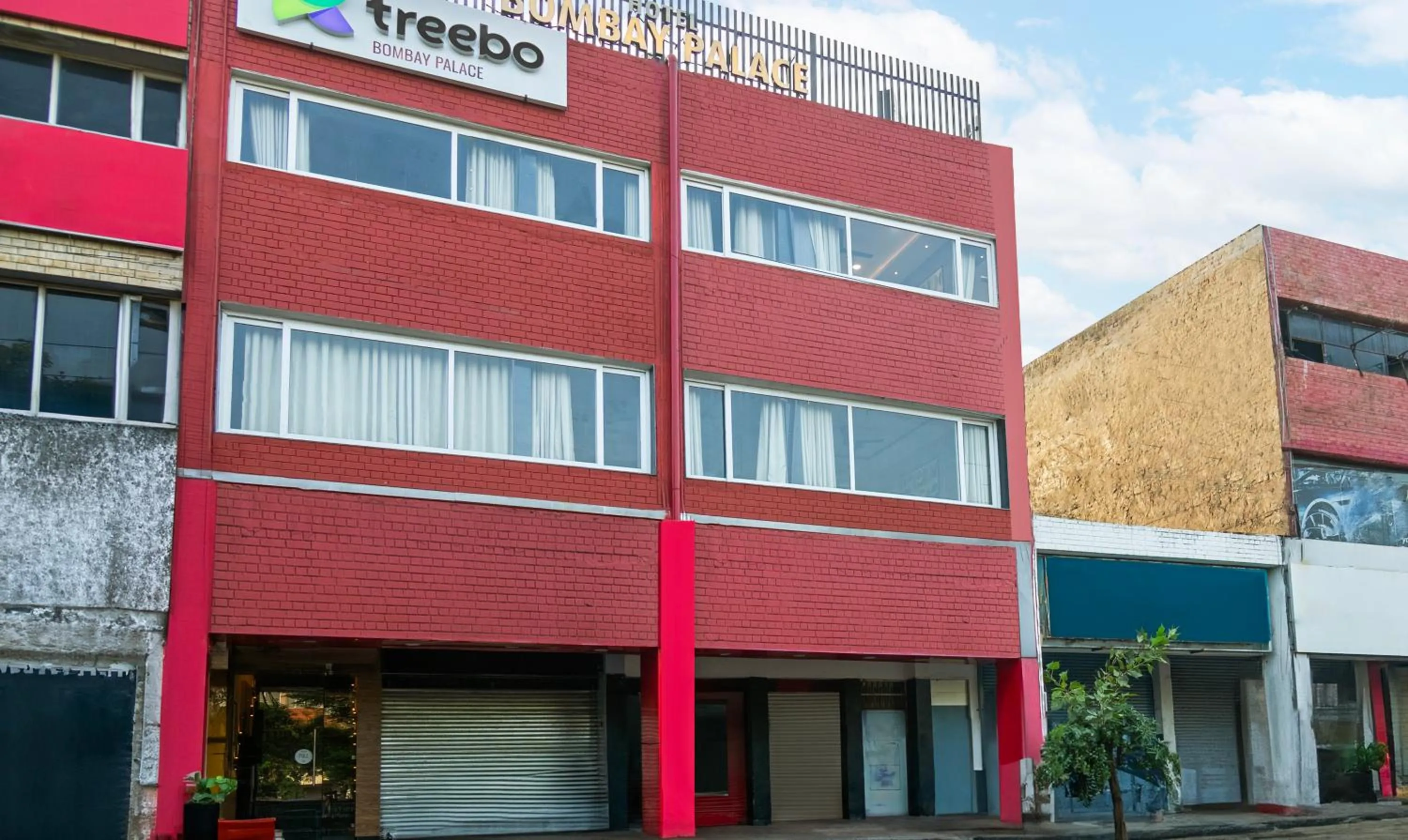 Property building in Treebo Bombay Palace