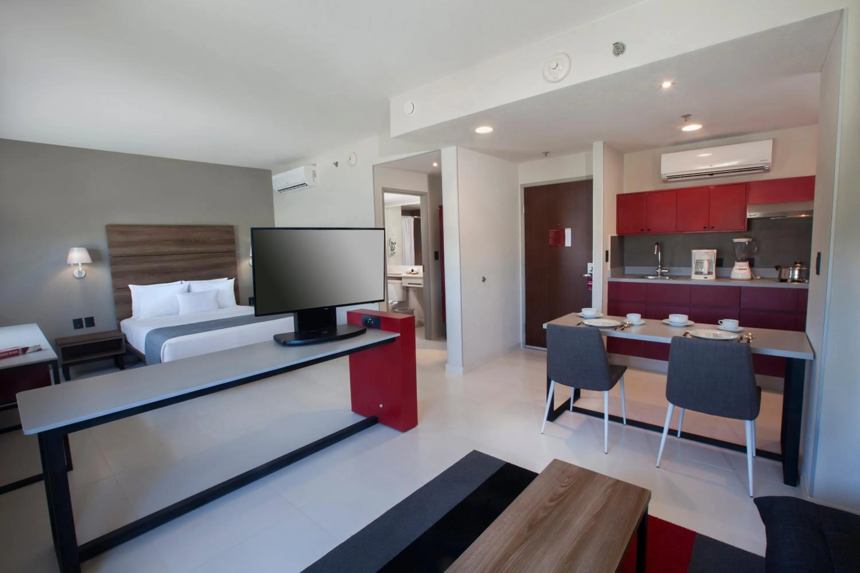 Coffee/tea facilities in City Express Suites by Marriott Cabo San Lucas