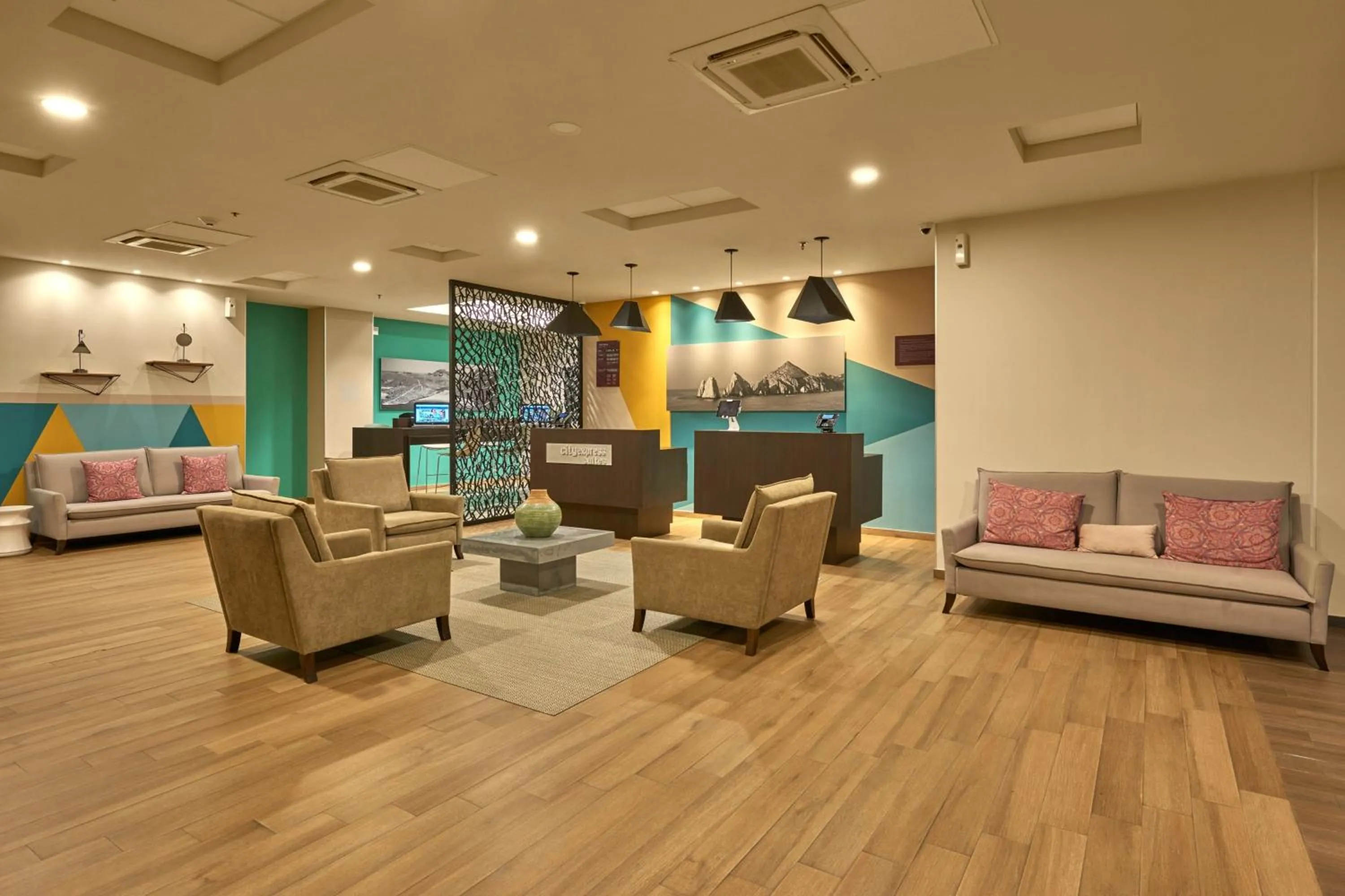 Lobby or reception in City Express Plus by Marriott Cabo San Lucas