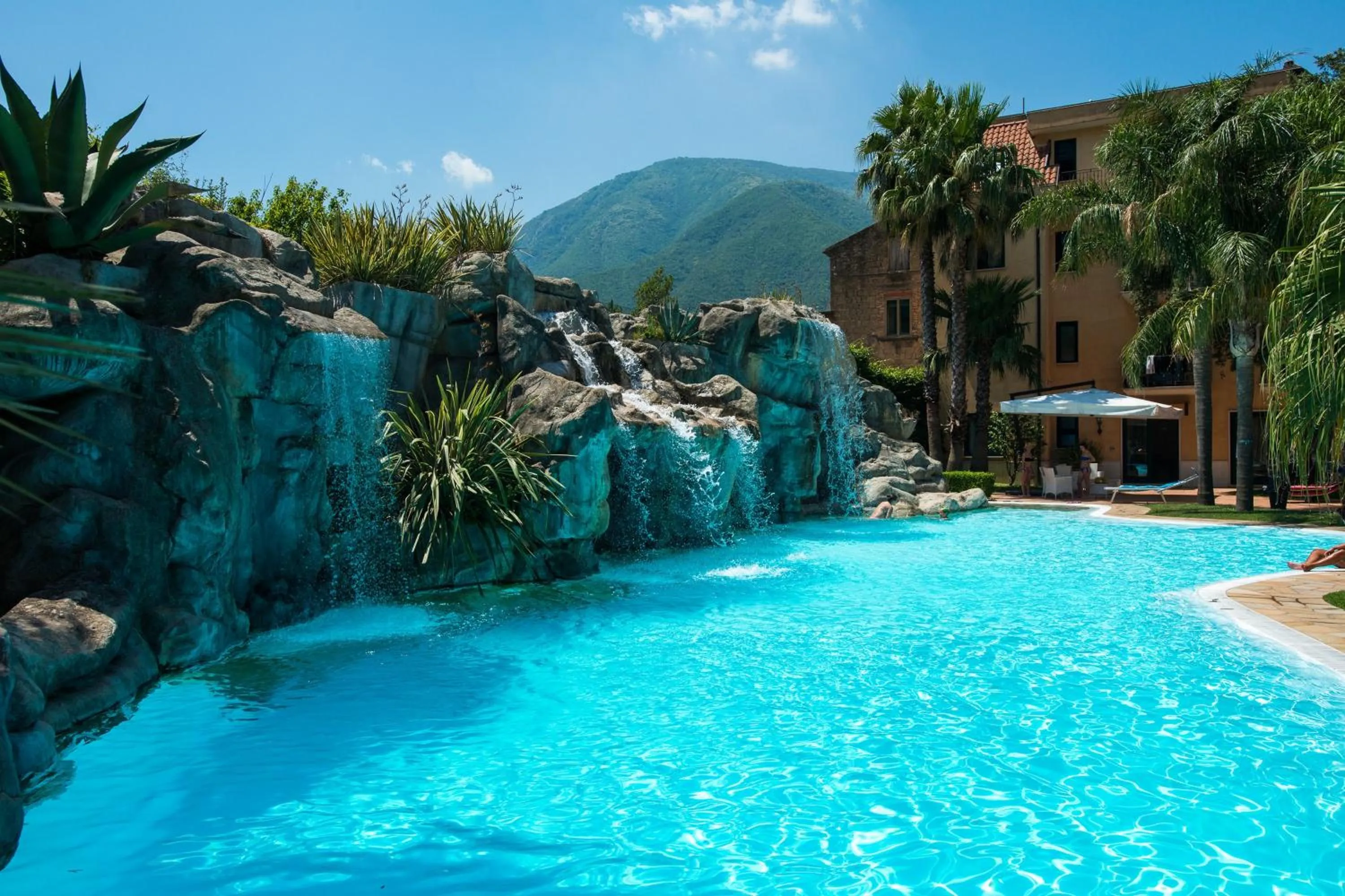 Pool view in Hotel Villa Albani