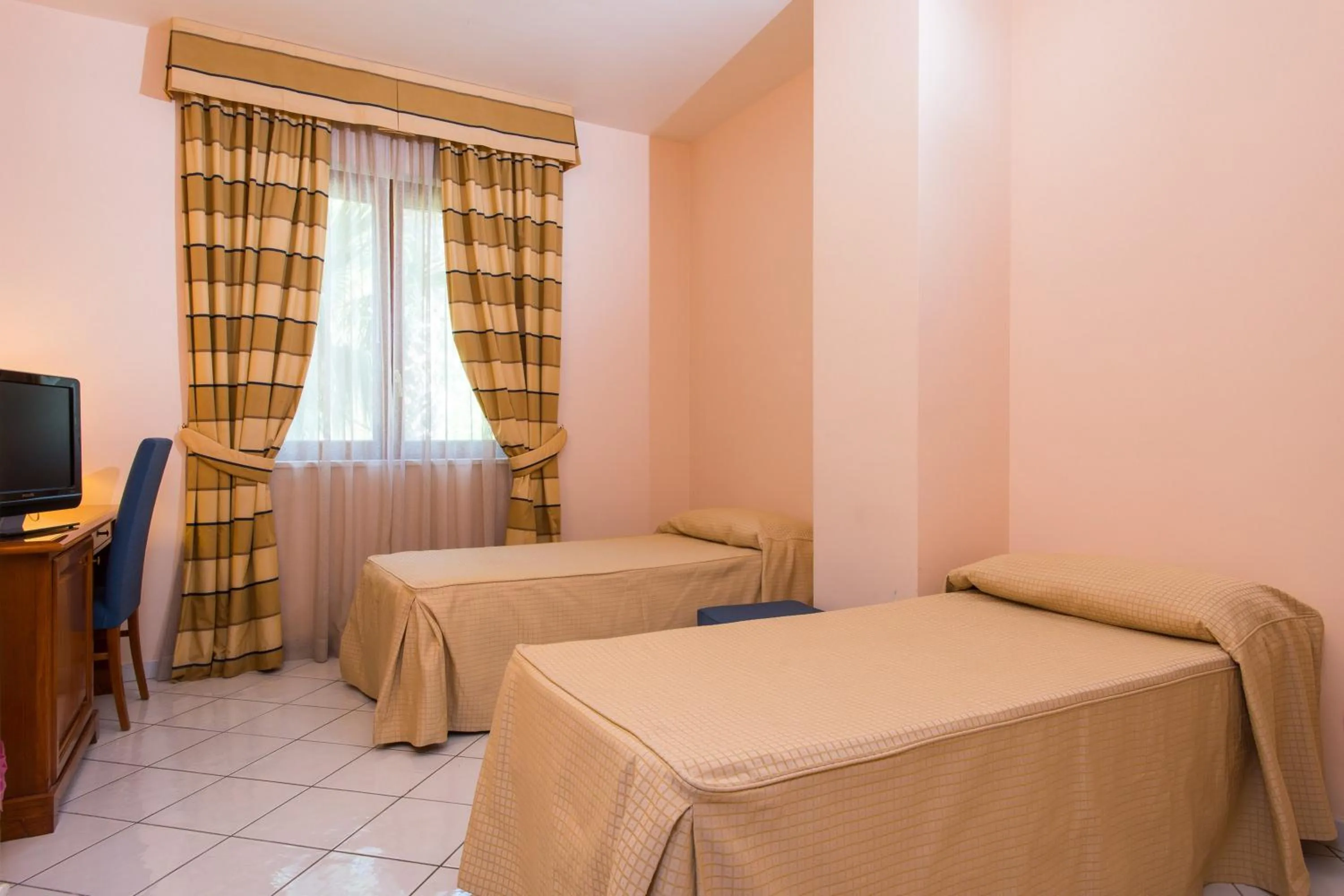 Bed in Hotel Villa Albani