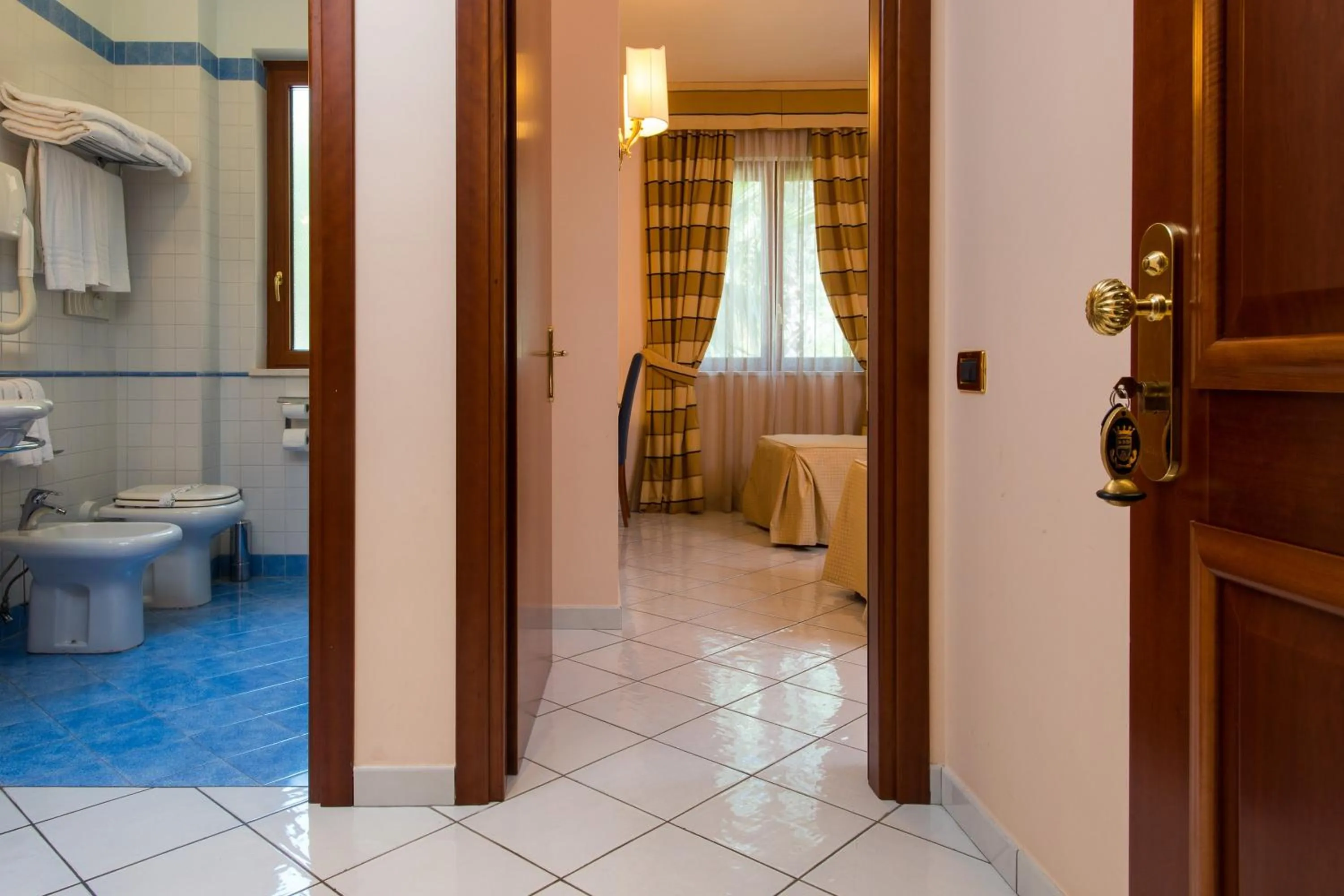 Bathroom in Hotel Villa Albani