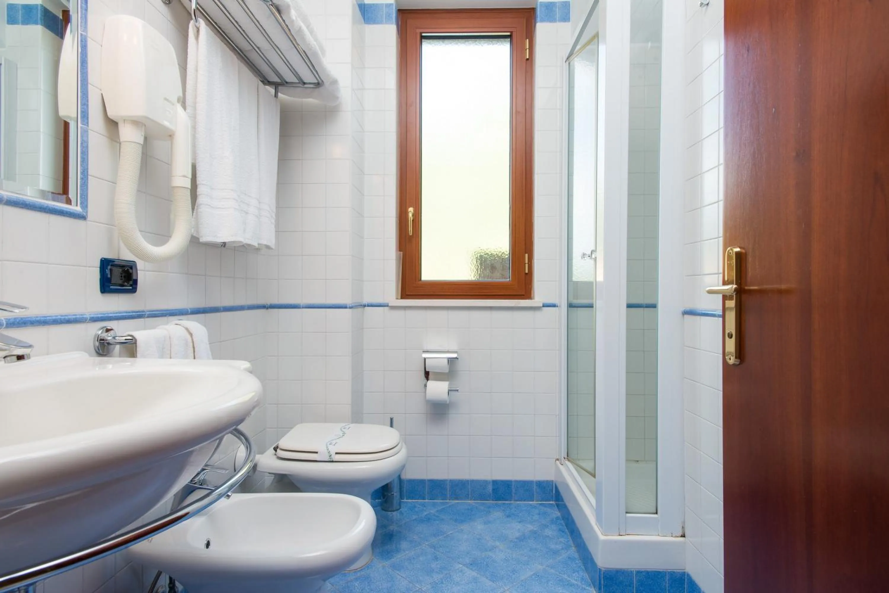 Bathroom in Hotel Villa Albani