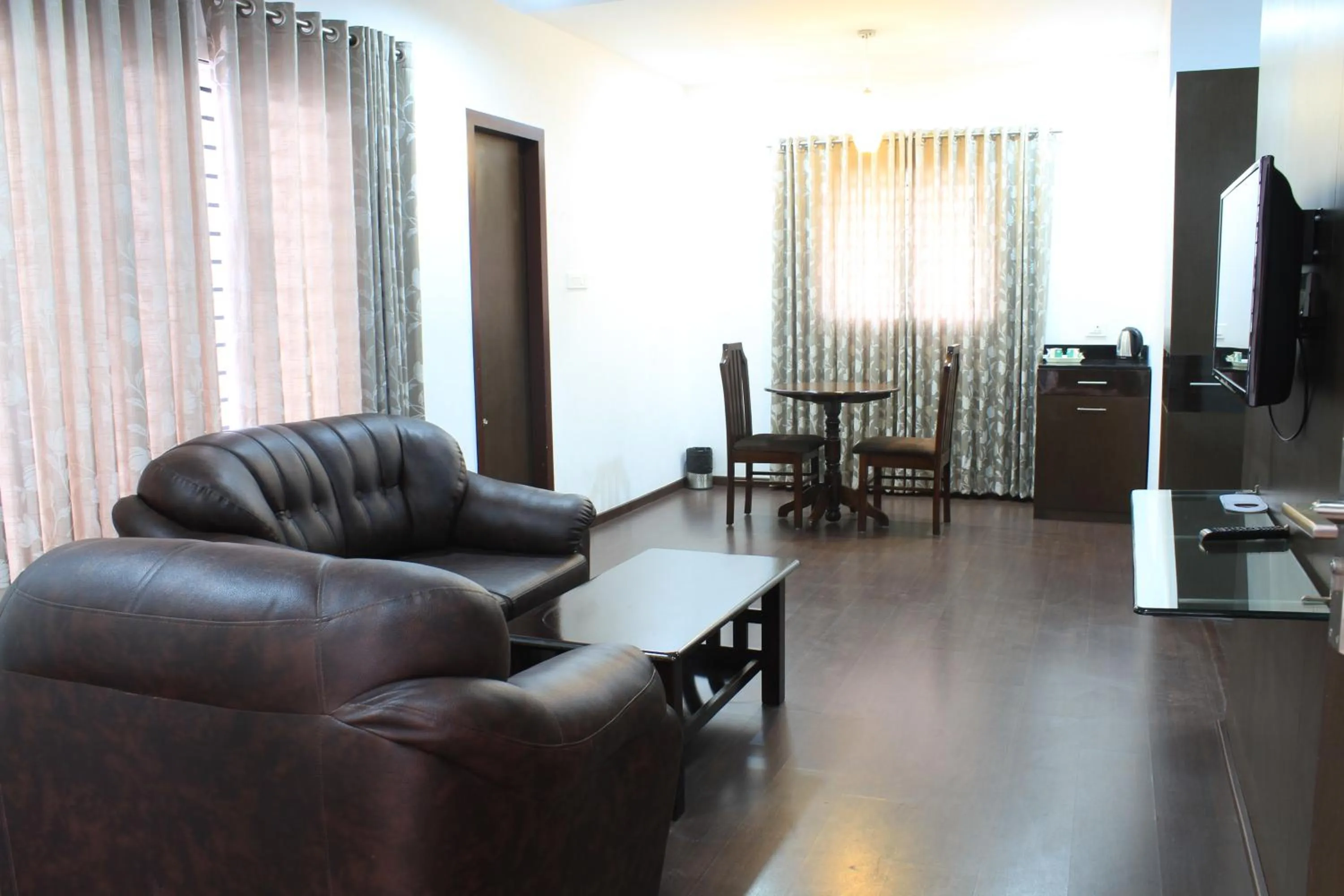 Living room in R T Hill View