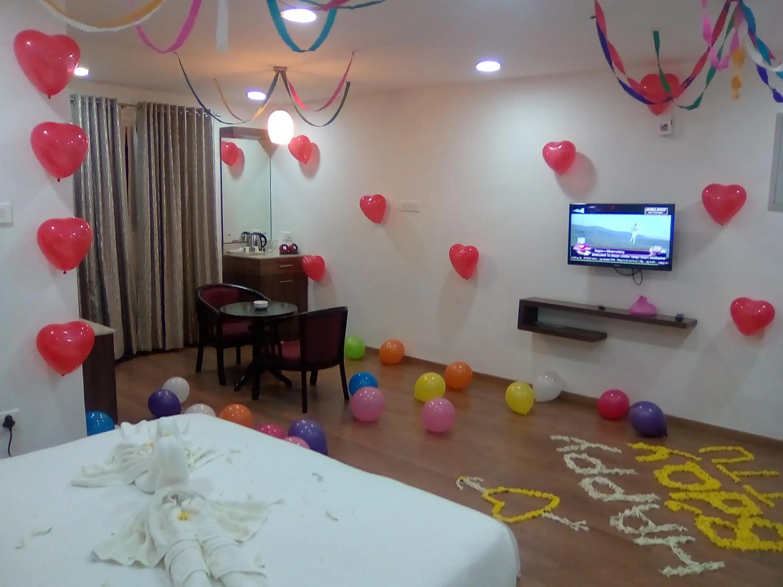 Decorative detail, Bed in R T Hill View