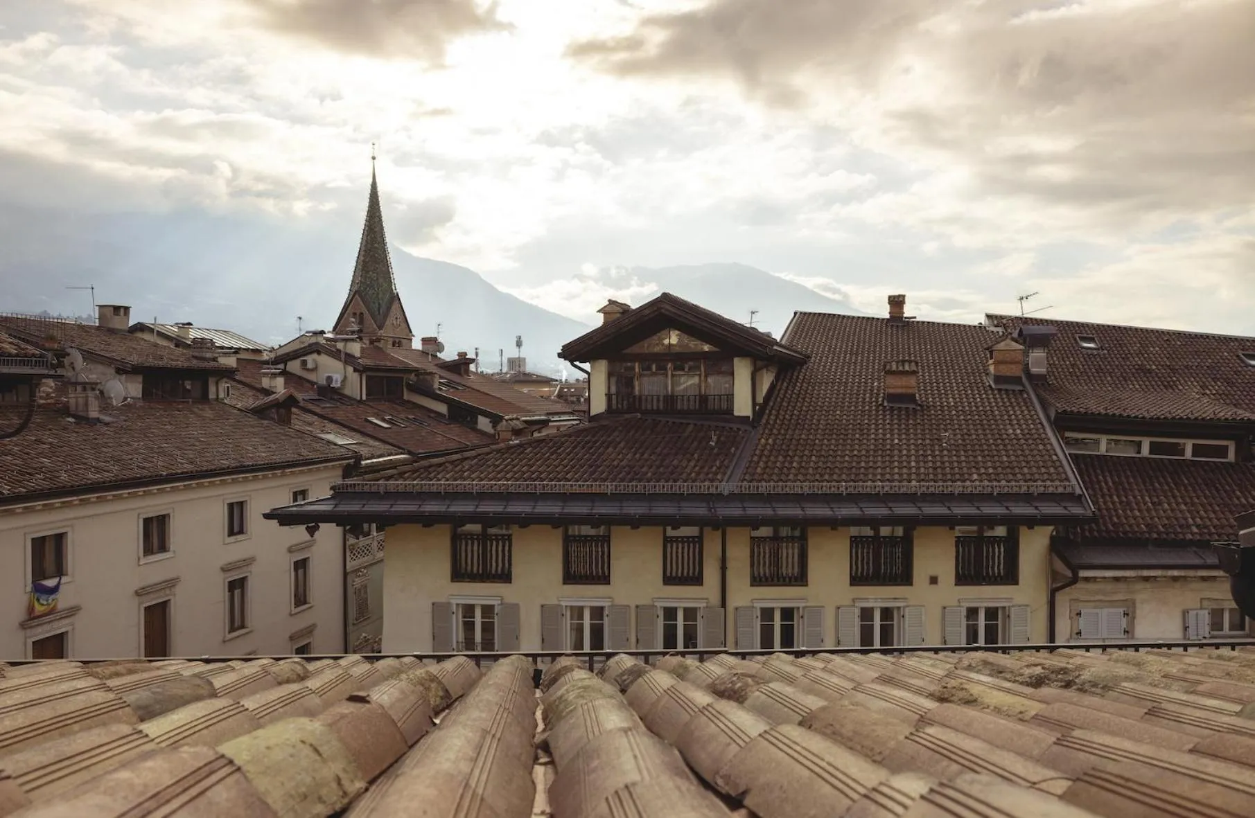 Property building in Hi Room vicolo del vò