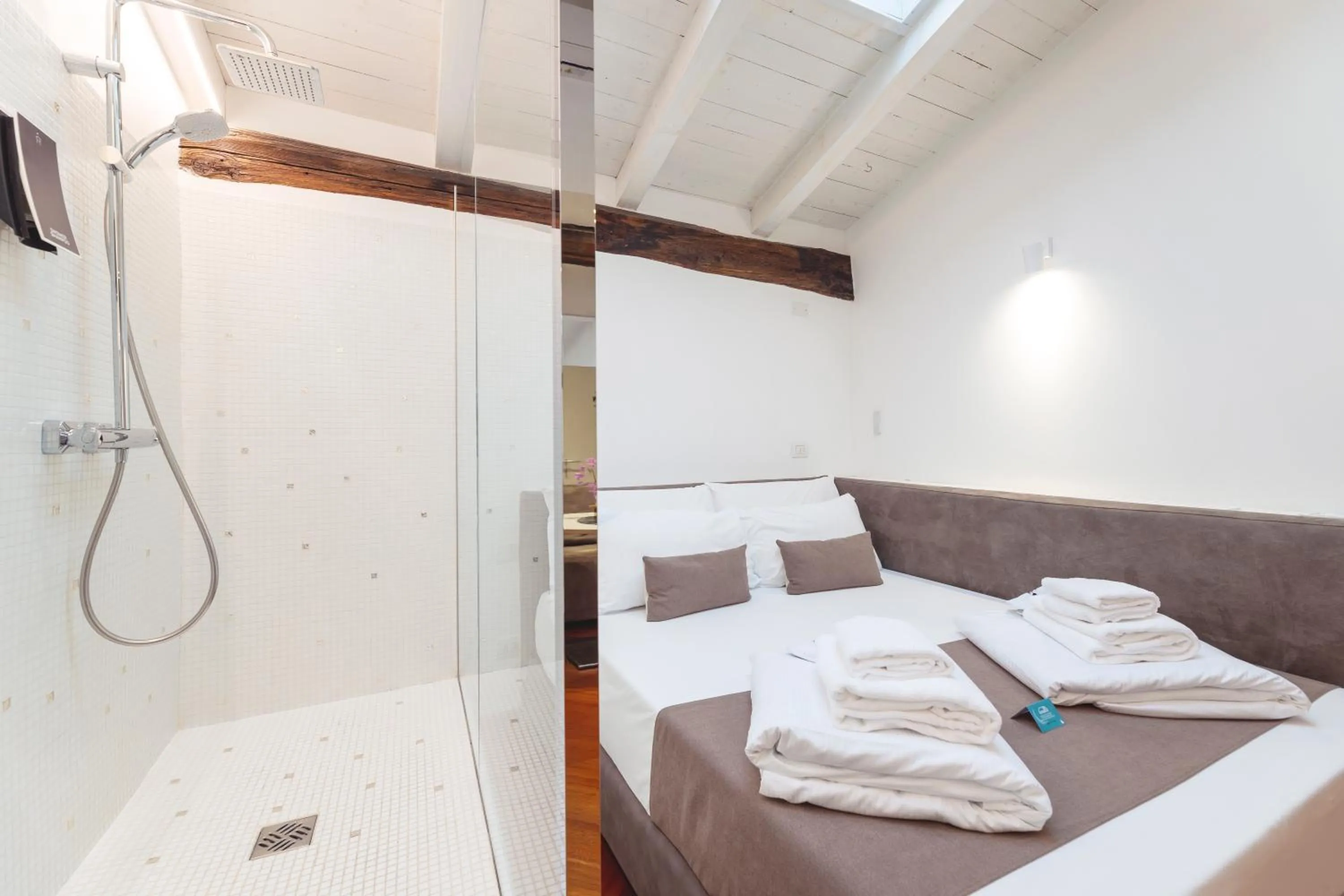 Shower, Bed in Soul of Trento Vicolo del vo'