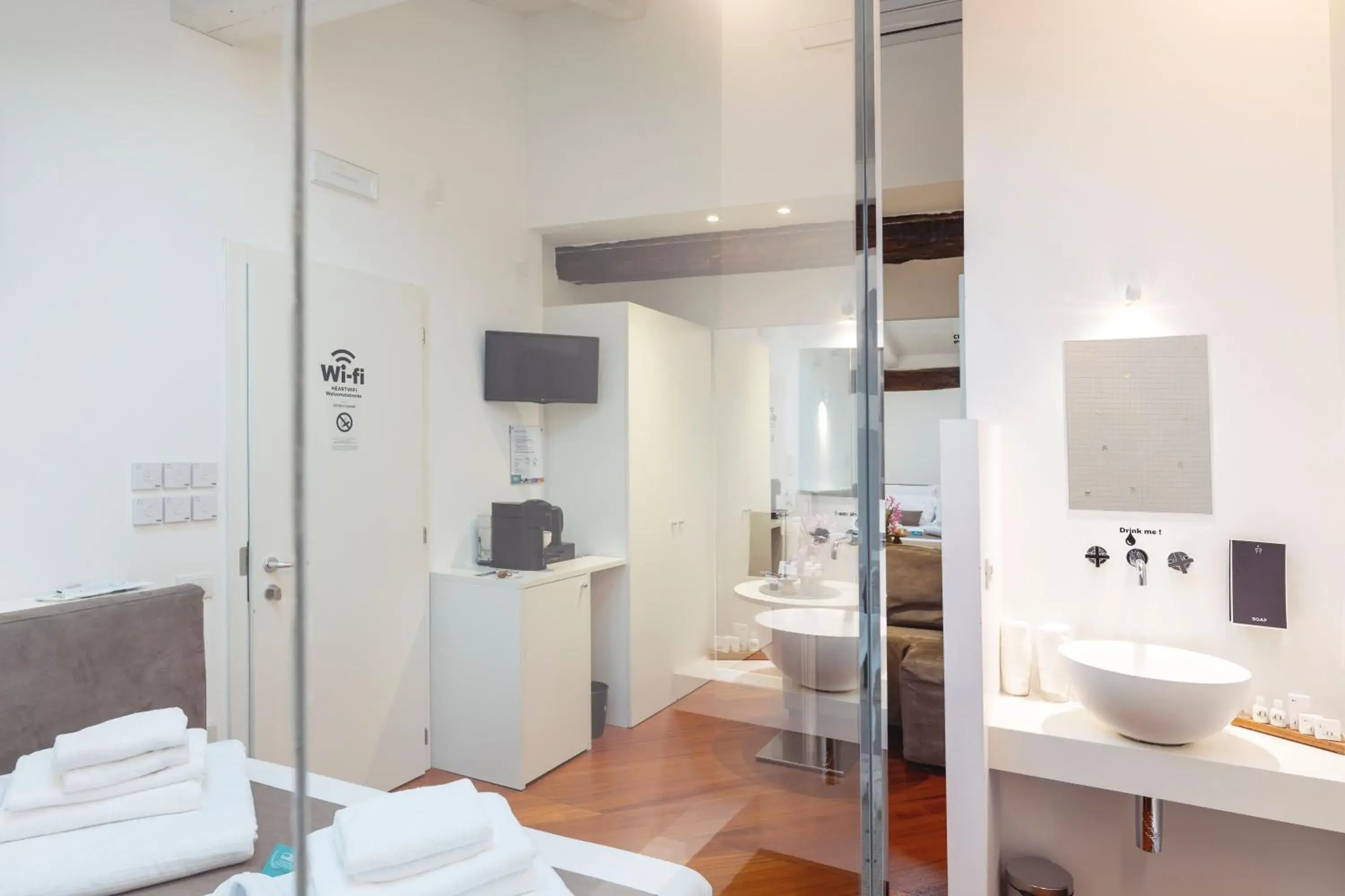 Small Double Room in Soul of Trento Vicolo del vo' Small Double Room in Soul of Trento Vicolo del vo'