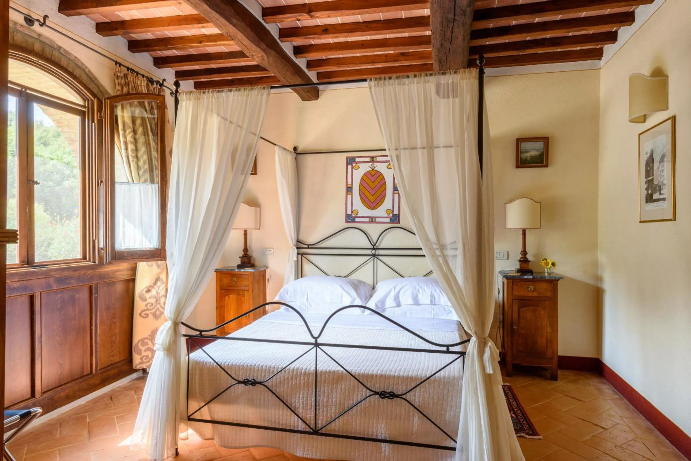 Decorative detail, Bed in Casa Portagioia