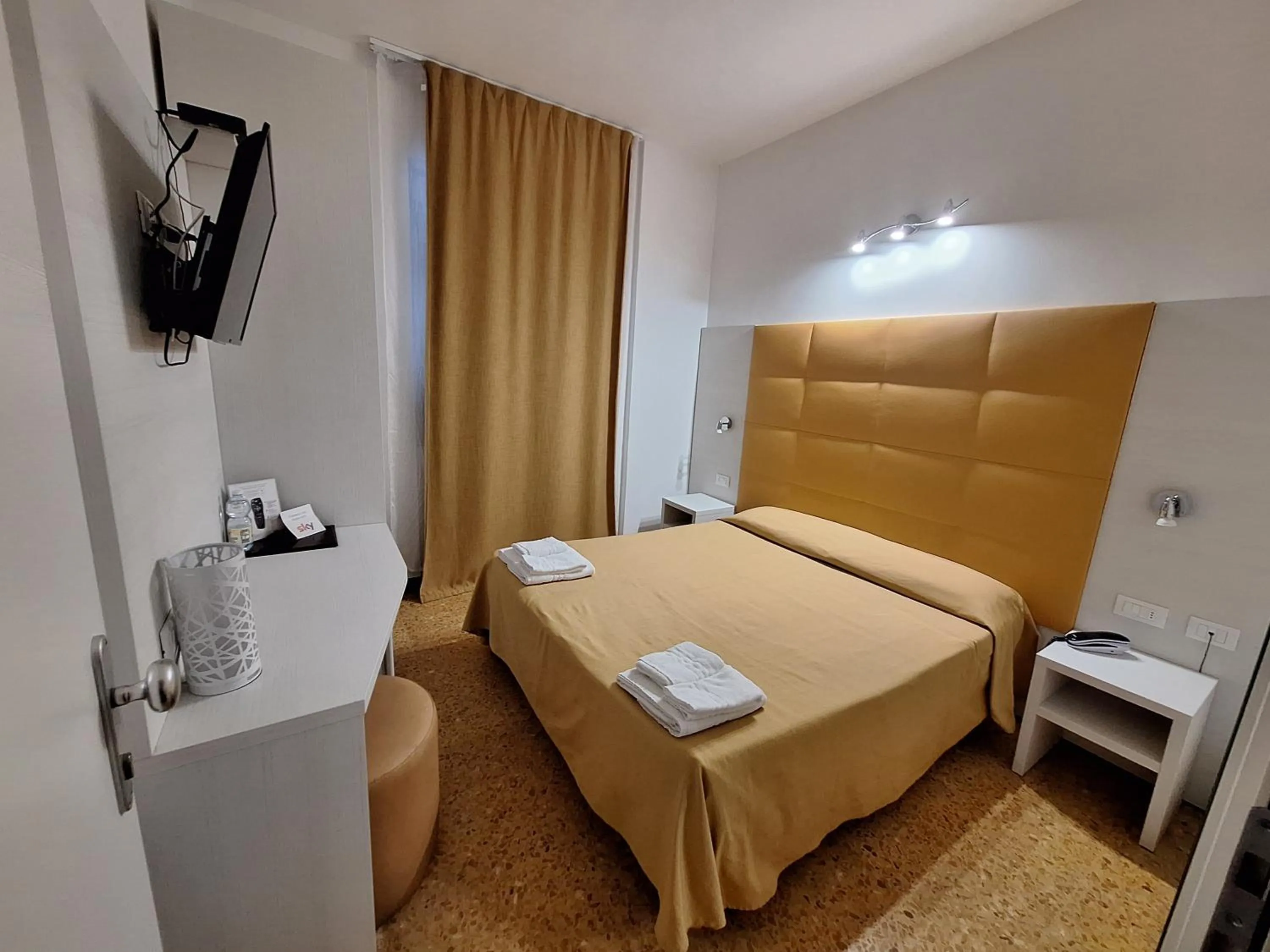 Photo of the whole room, Bed in Hotel Villa Costa