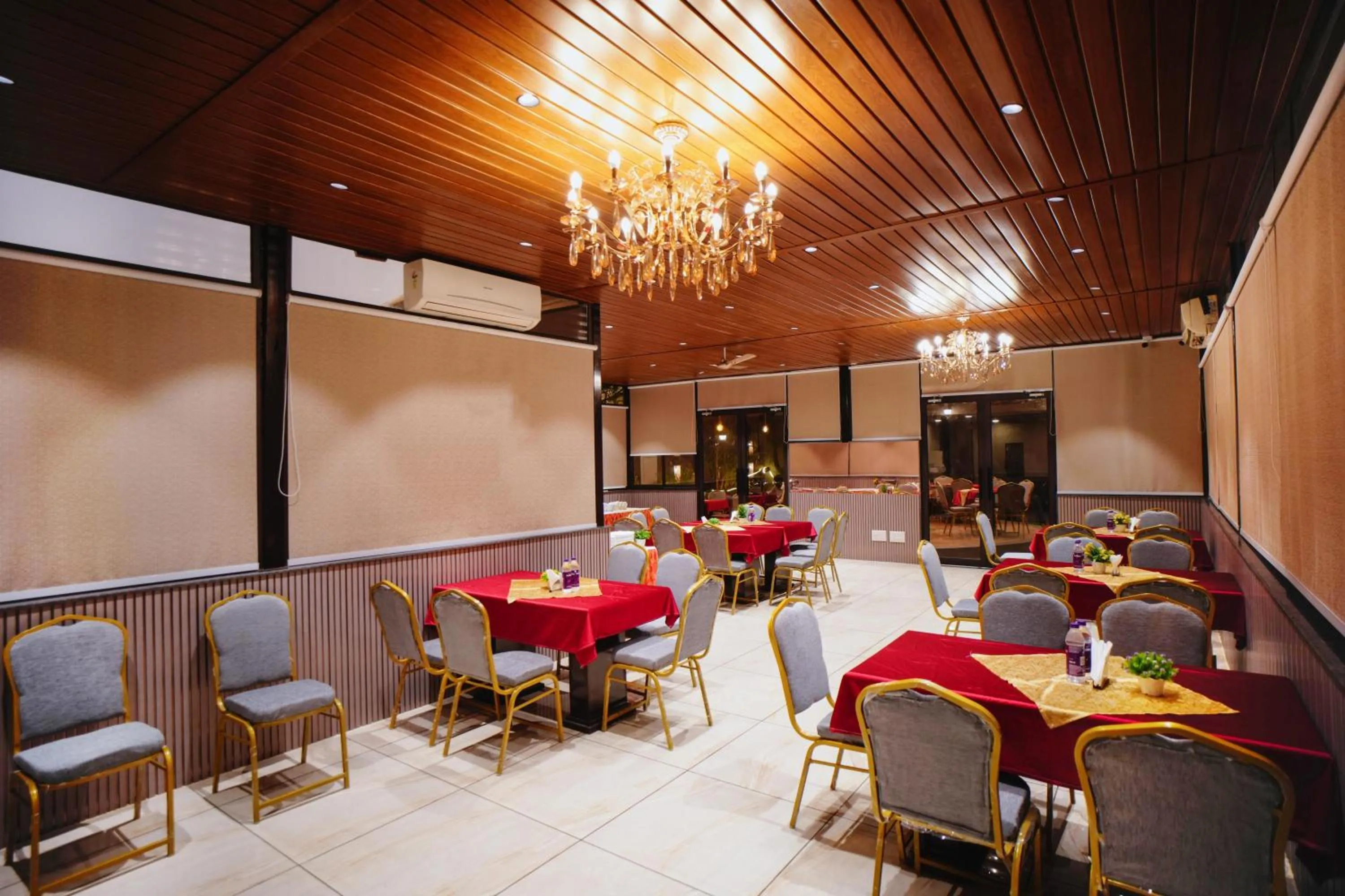 Hari's Court Inns & Hotels