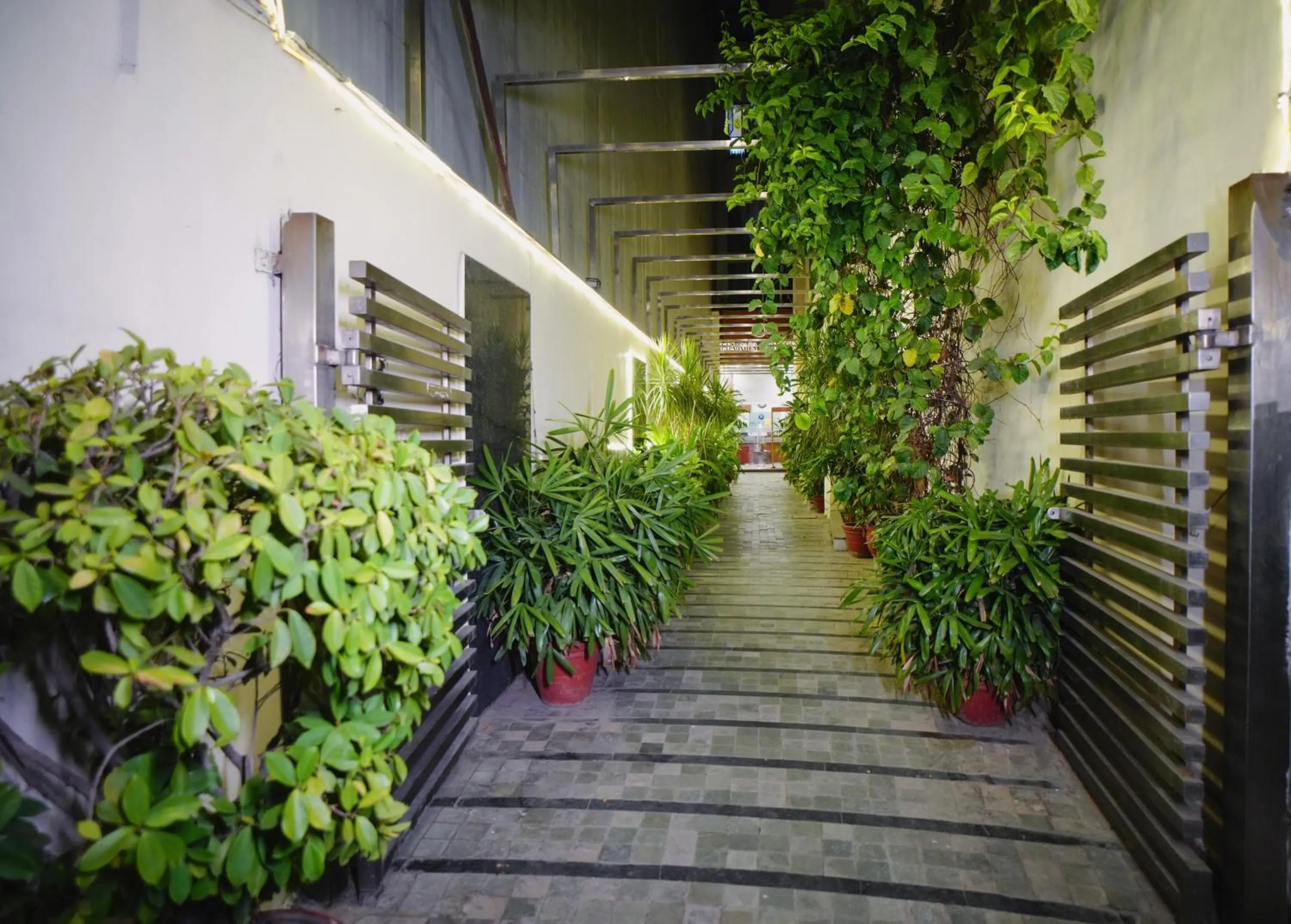 Hari's Court Inns & Hotels