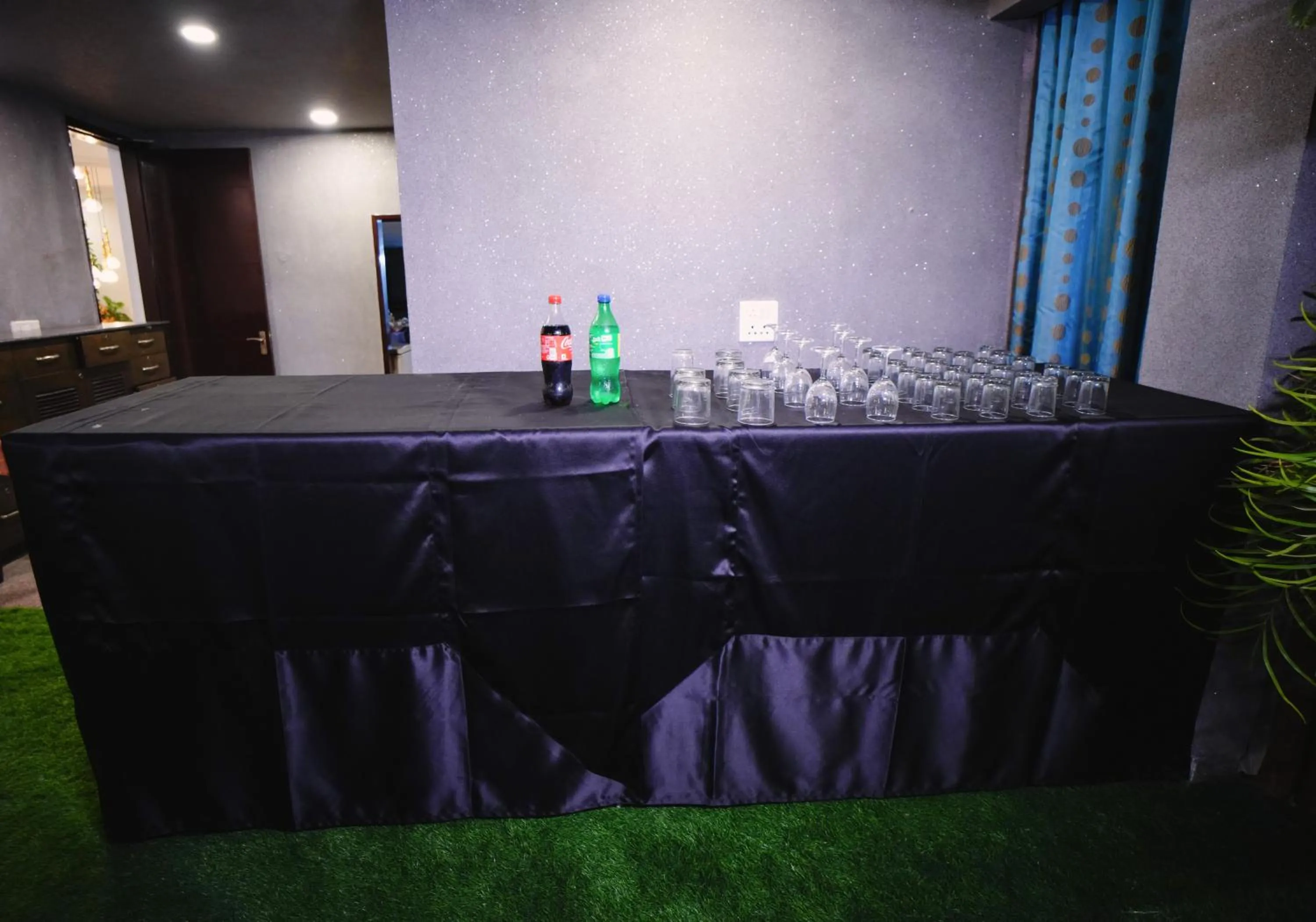 Hari's Court Inns & Hotels