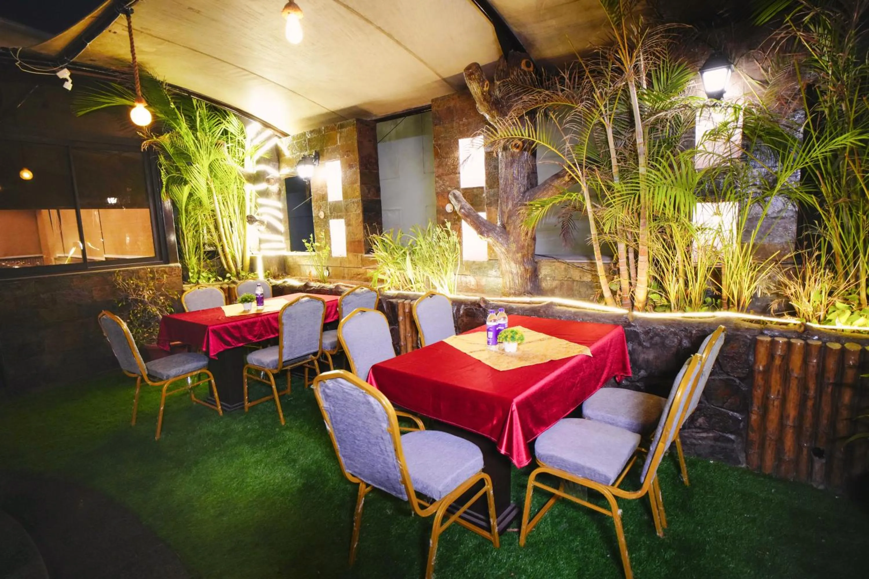 Hari's Court Inns & Hotels