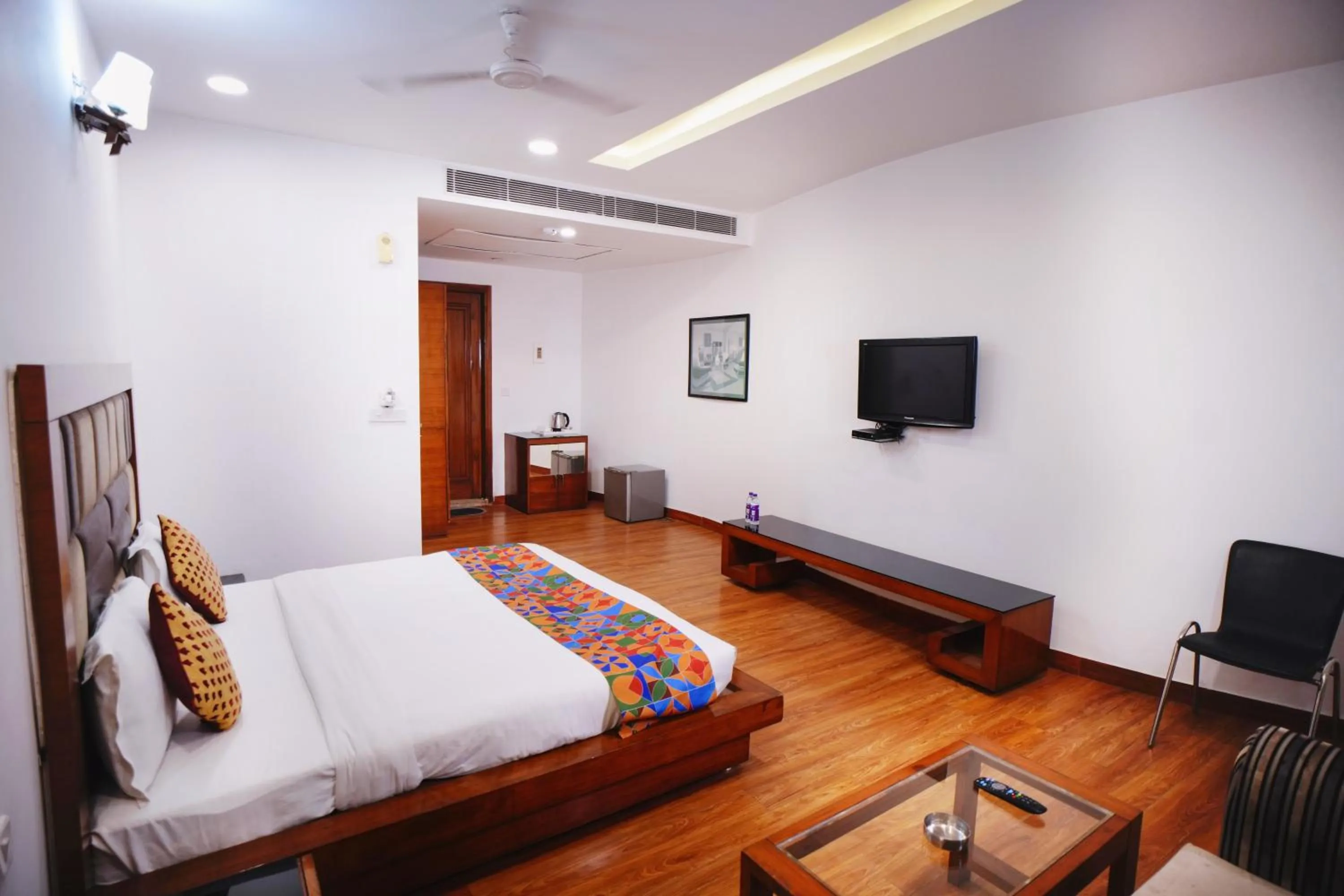 Bed in Hari's Court Inns & Hotels